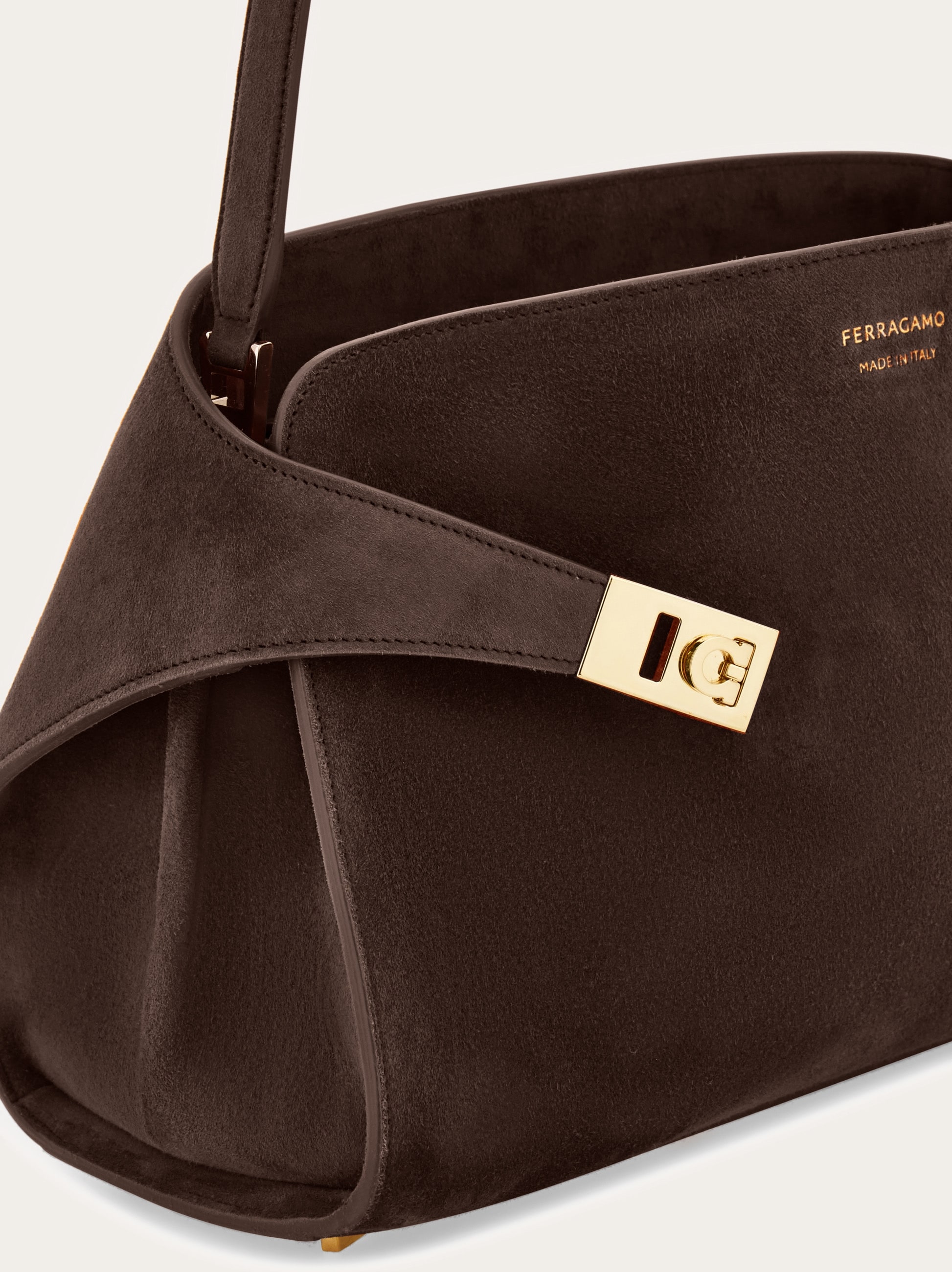 Hug Soft shoulder bag (M) - Women | Ferragamo