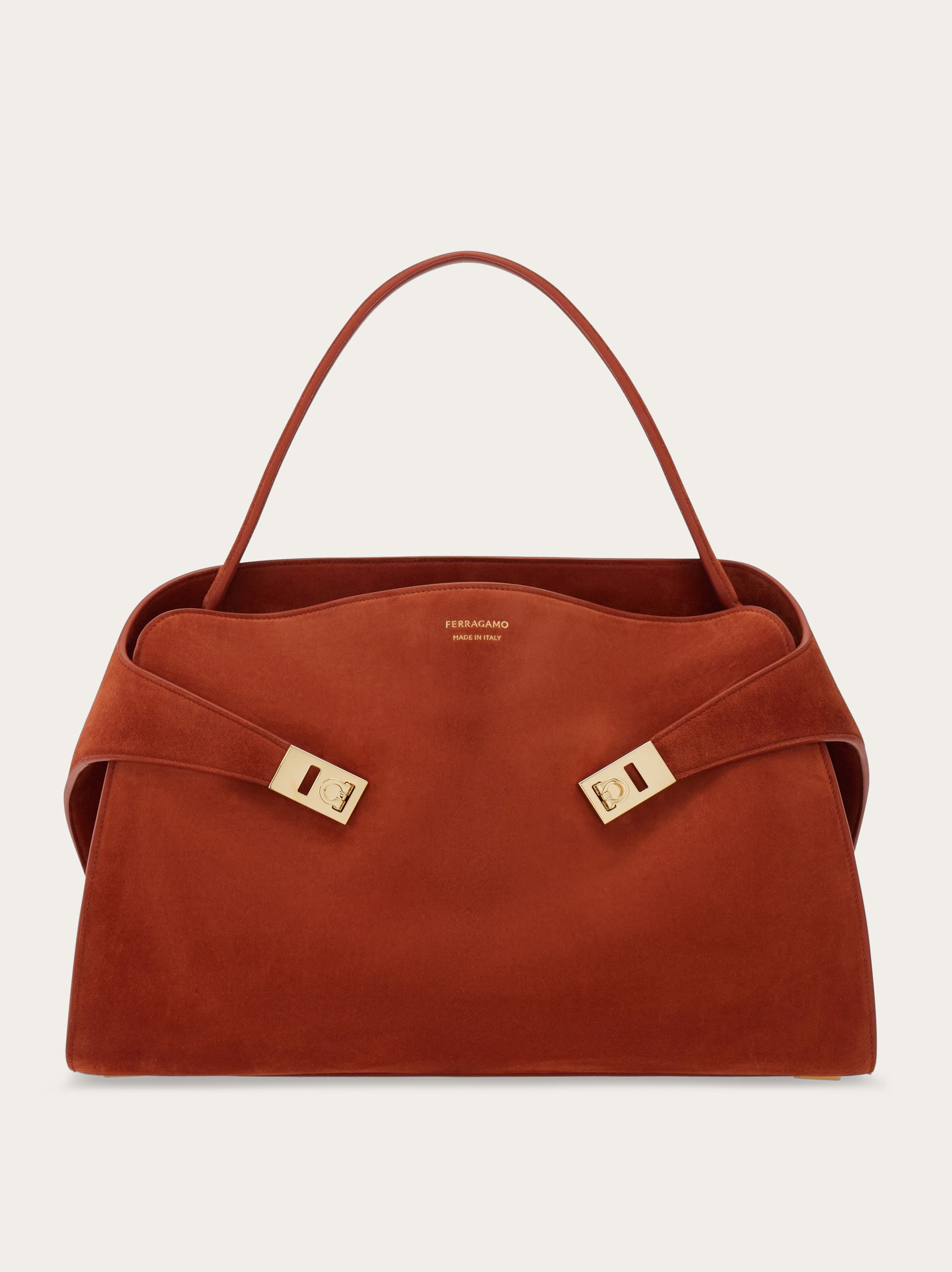 【関税&送料込】Ferragamo Hug Soft M Bag In Ginger Dark Brow Ferragamo Hug Soft M bag in ginger/dark brown | TheDoubleF