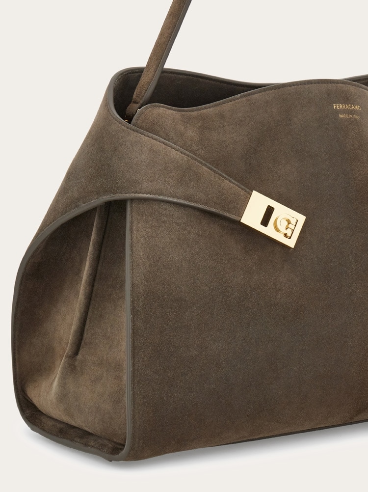 Bolso de hombro Hug soft (L) Gallery image 7
