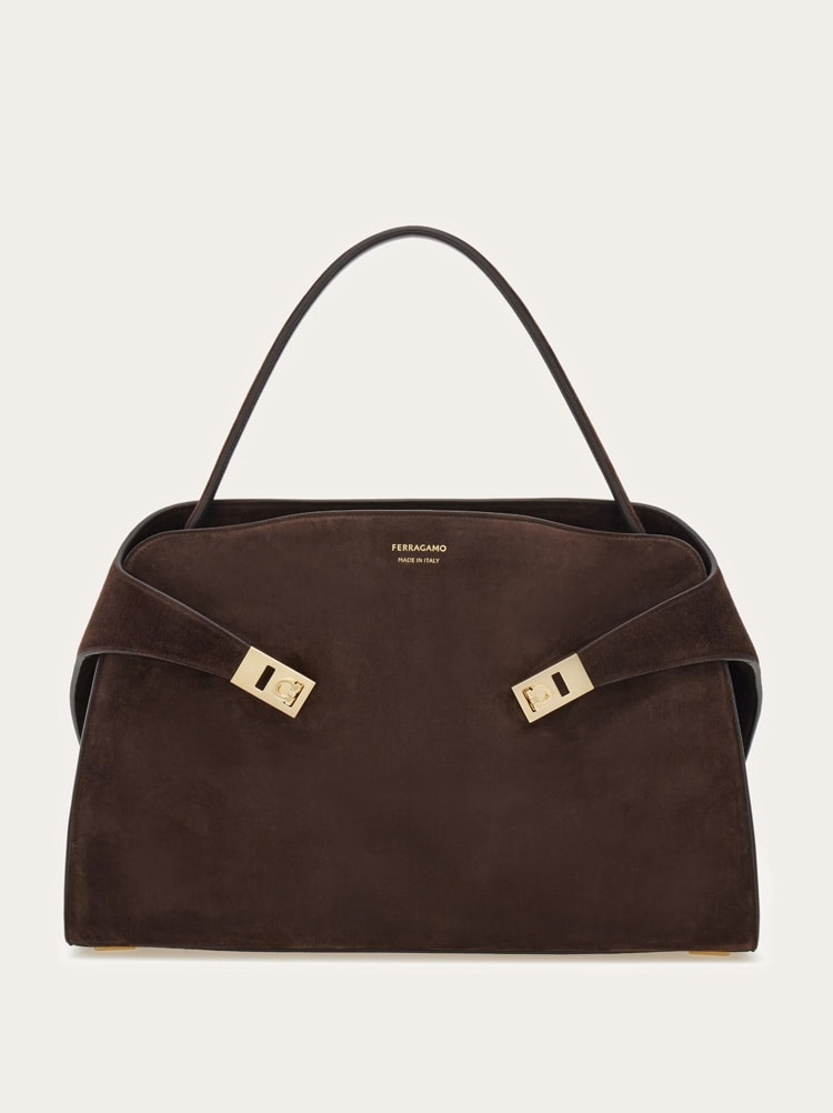 Hug soft shoulder bag (L) Gallery image 1