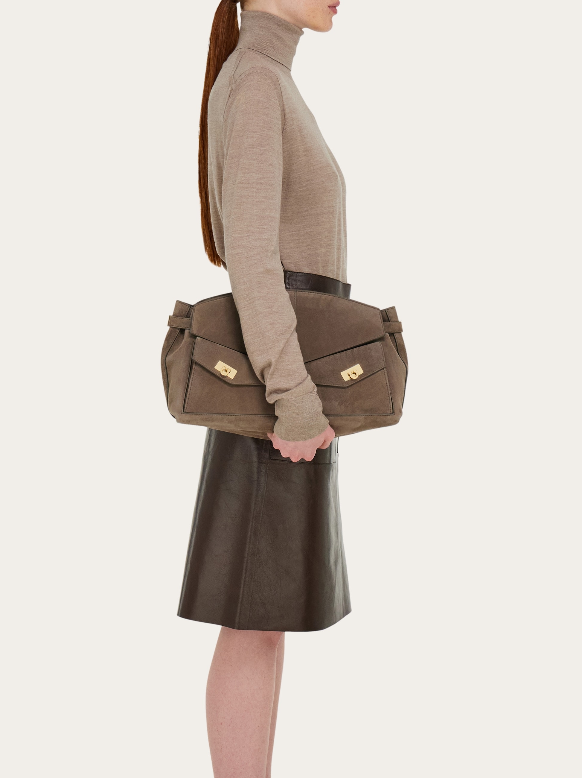 Ferragamo 'Hug multipocket (L)' バッグ Multipocket Hug crossbody bag - Women | Ferragamo