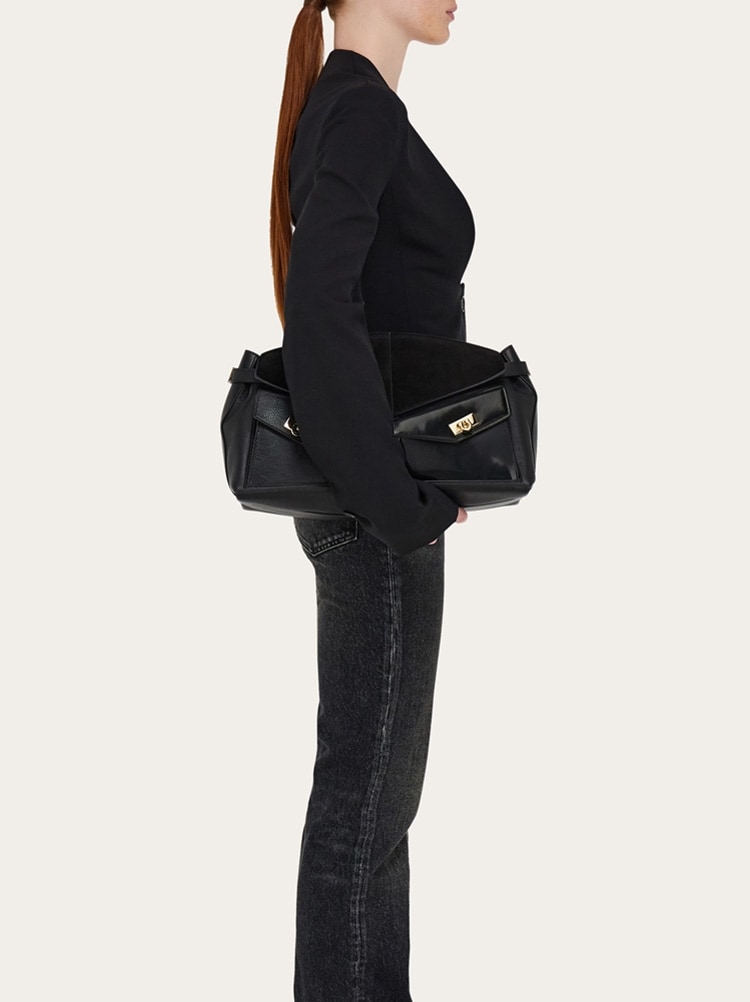 Multipocket Hug crossbody bag Gallery image 3