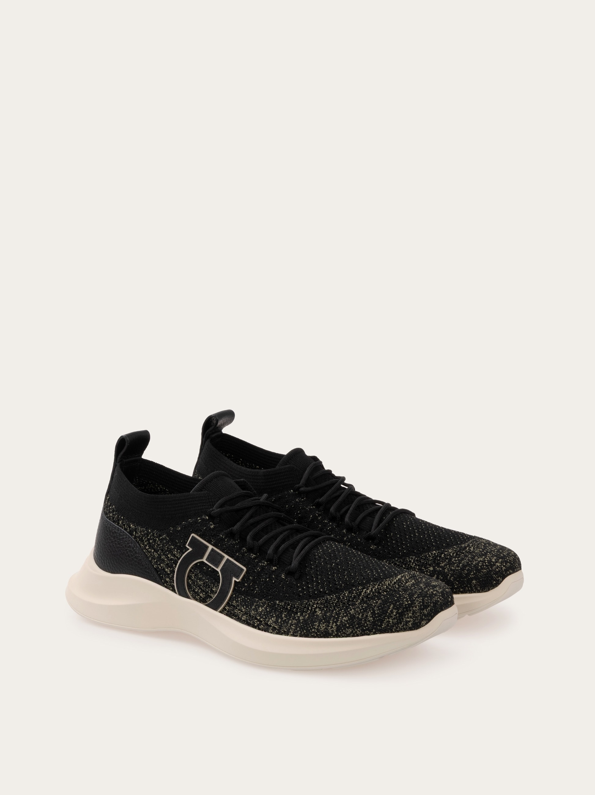 直営店☆Ferragamo☆ GANCINI ロゴ レースアップ スニーカー レースアップ スニーカー - メンズ | Ferragamo