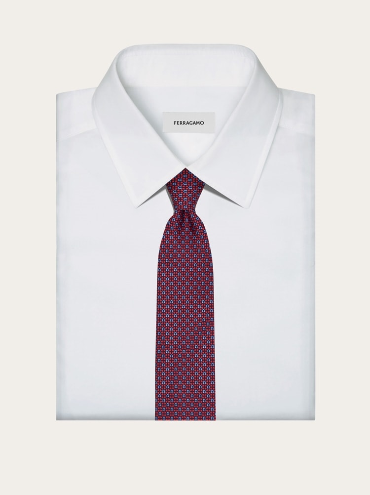 Corbata de seda estampado Gancini y corazones Gallery image 4