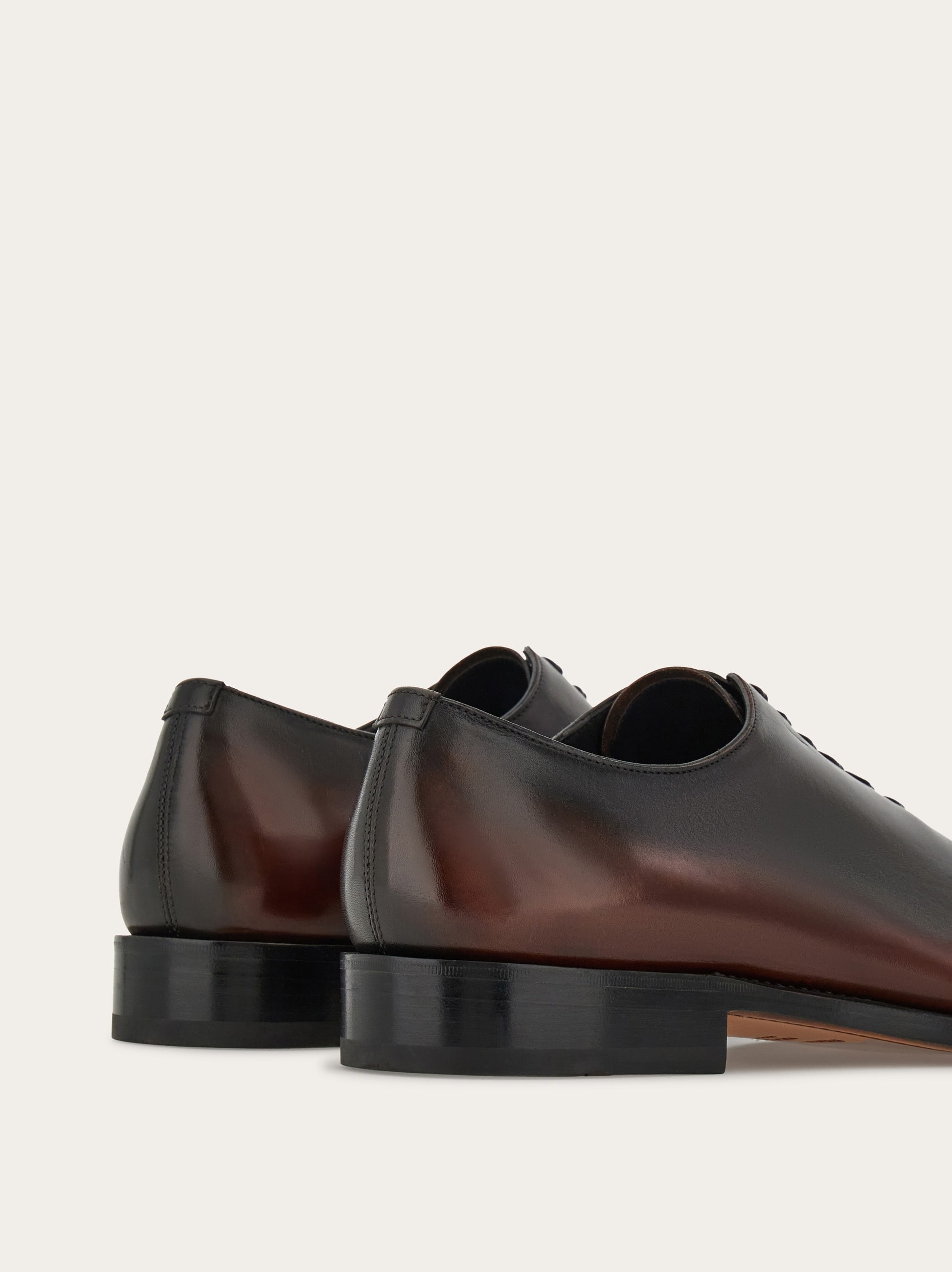 Salvatore Ferragamo 最上位 トラメッザ ドレスシューズ トラメッザ レースアップ - メンズ | Ferragamo