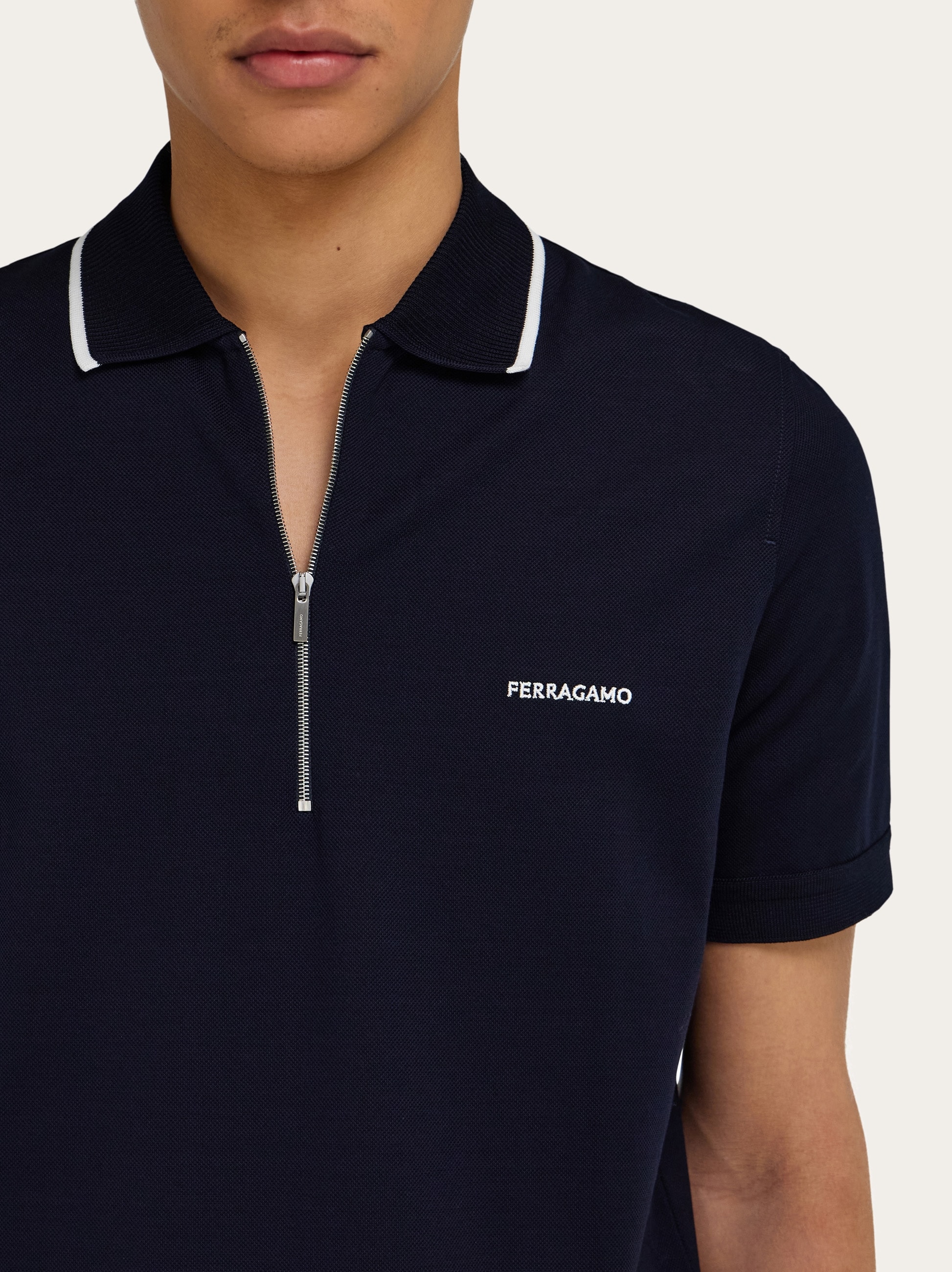 Tシャツ・カットソー FERRAGAMO FW25 Logo embroidery polo shirt (784281 NEWNAVY) Cotton polo shirt with zip closure - Men | Ferragamo