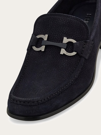 るるページ Gancini buckle loafer - Men | Ferragamo