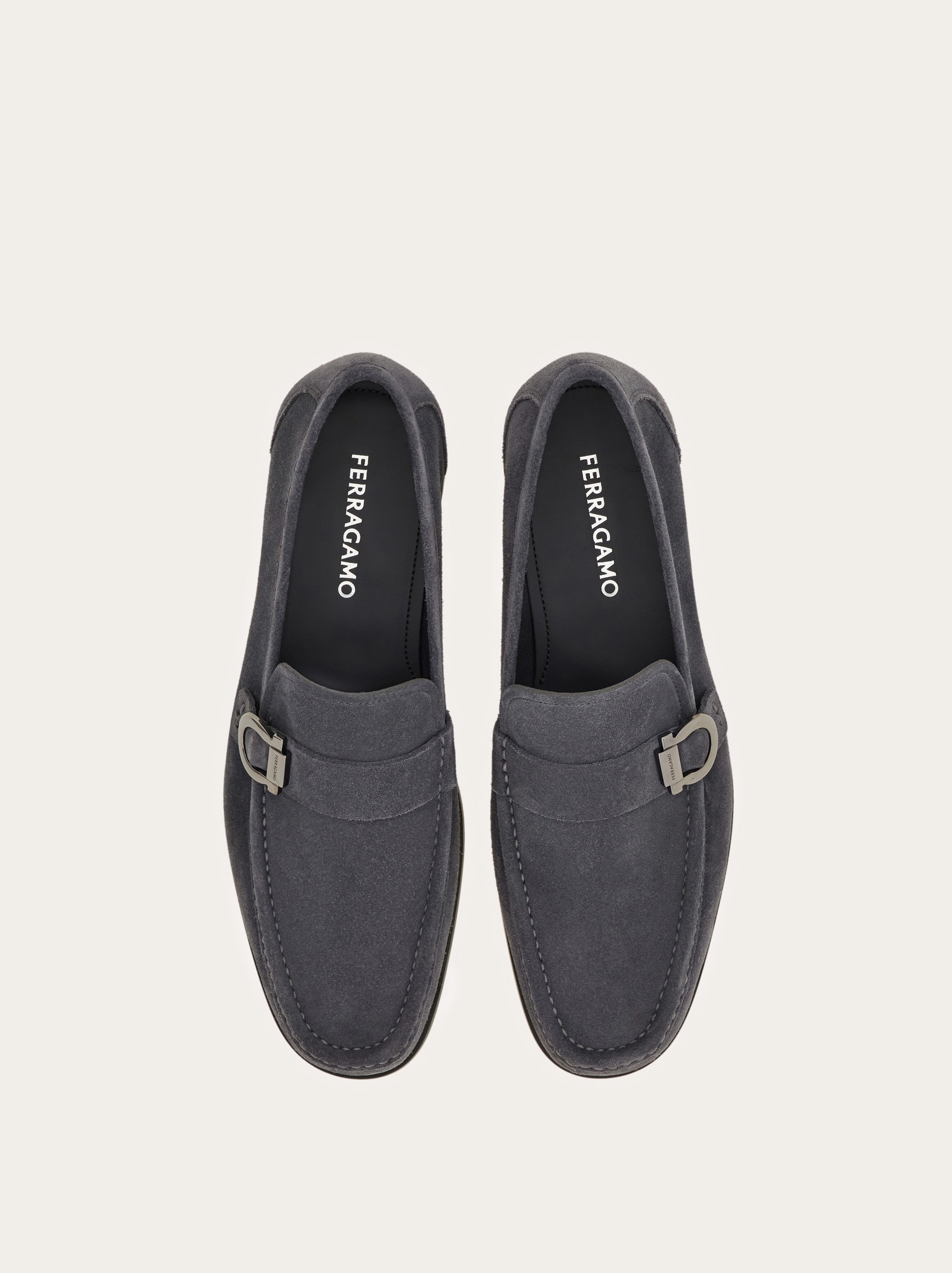 SALVATORE FERRAGAMO カンチニ ハタン フリンシ スカフ Loafer with Gancini ornament - Men | Ferragamo