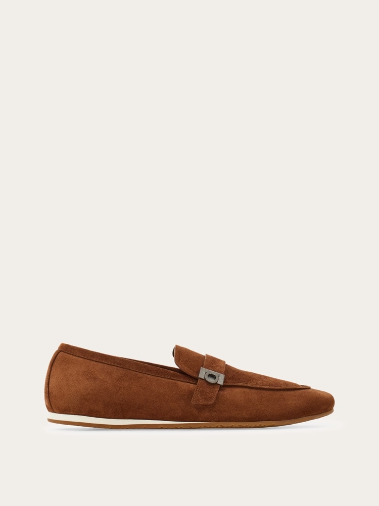 Hug buckle loafer Gallery image 1