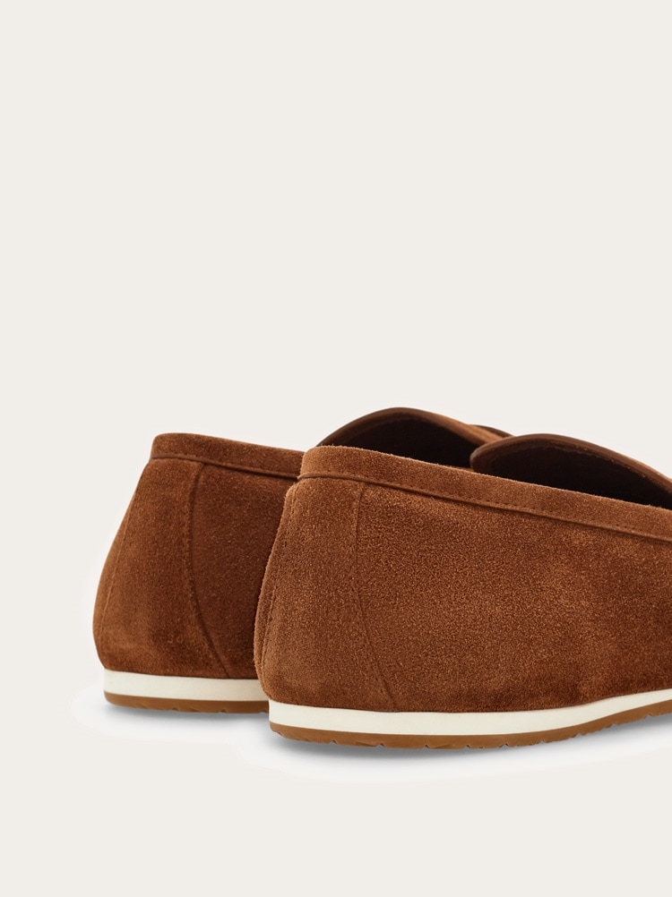 Hug buckle loafer Gallery image 4