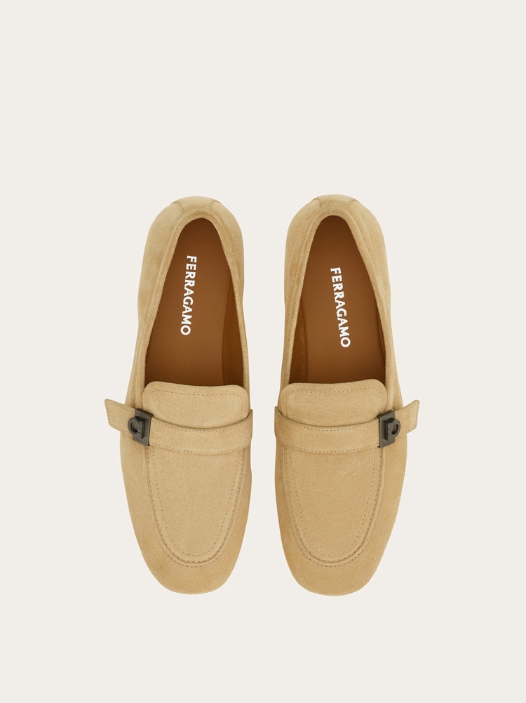 Hug buckle loafer Gallery image 3