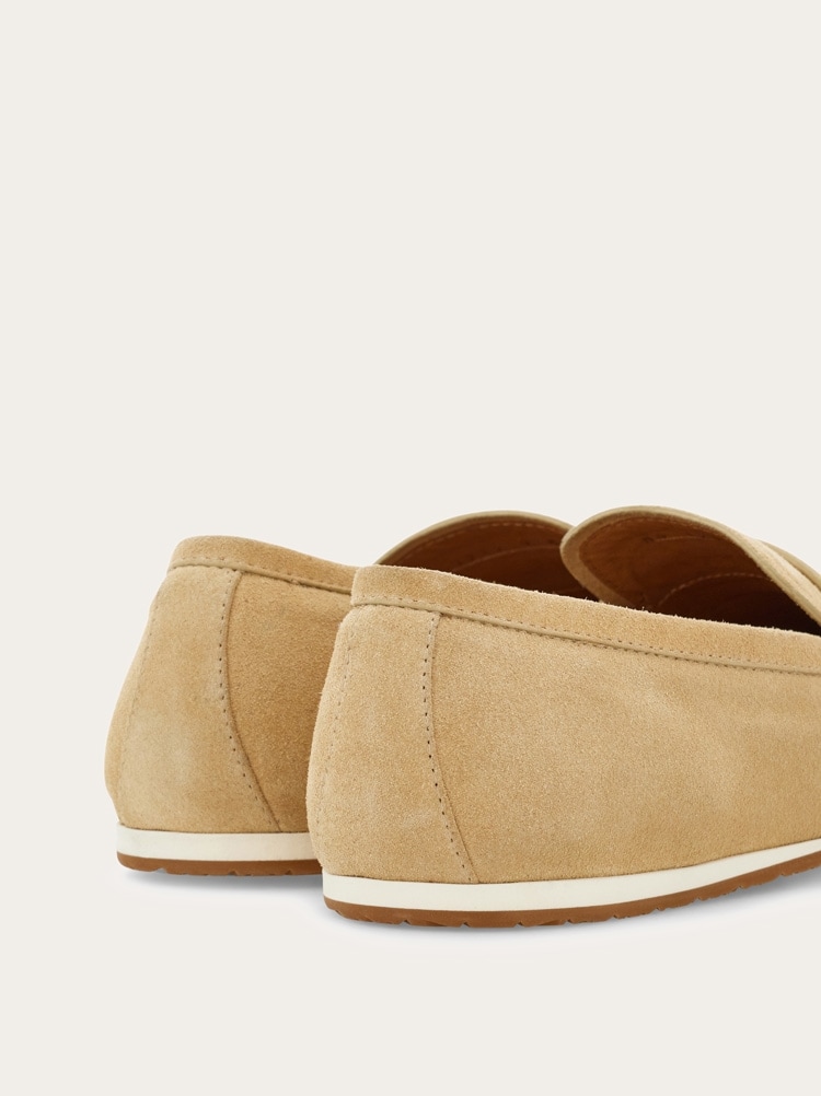 Hug buckle loafer Gallery image 4