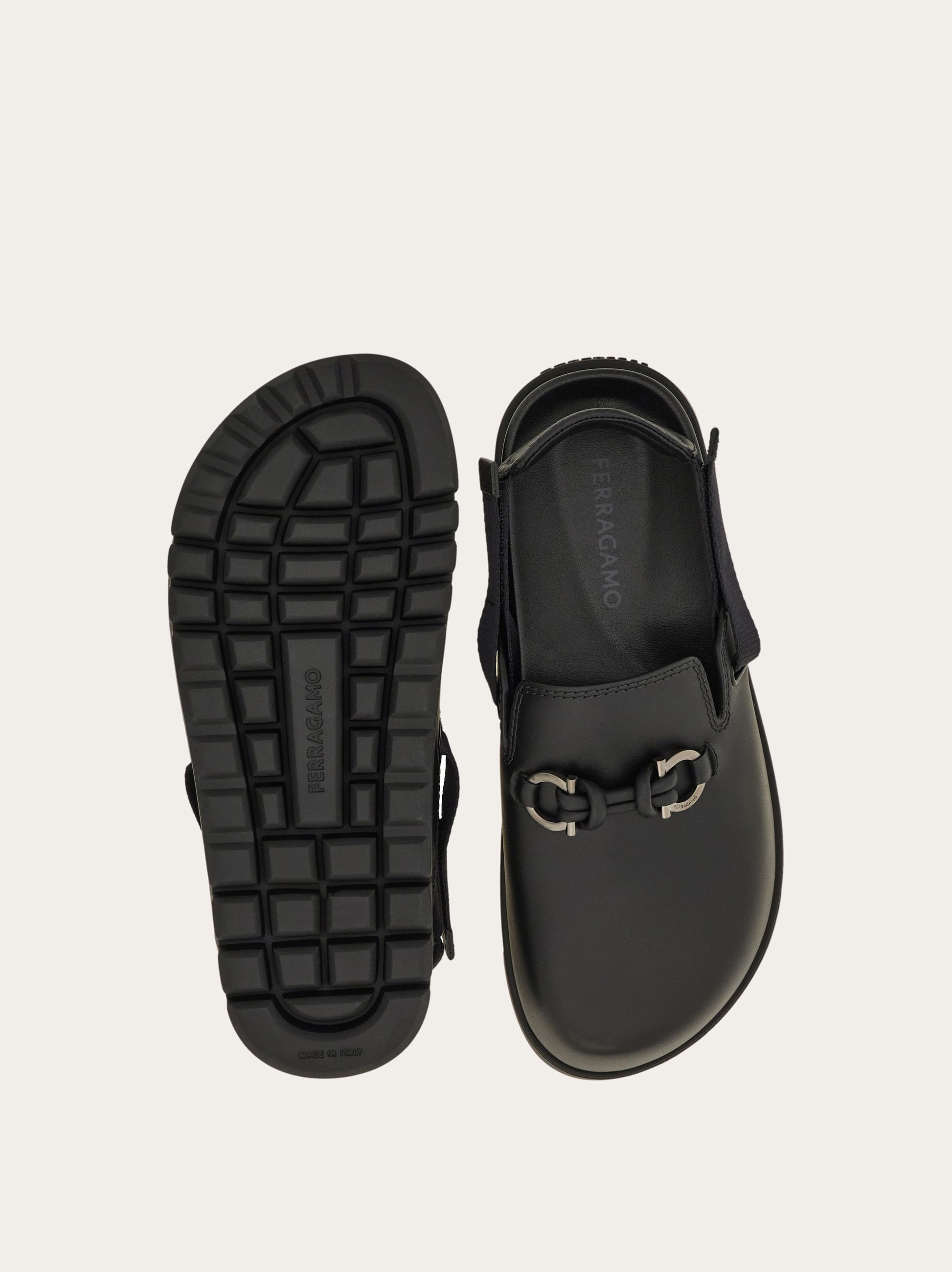 サンダル・ミュール FERRAGAMO Black leather Gancini slippers Salvatore Ferragamo Black Leather Gancini Slippers - Shoes