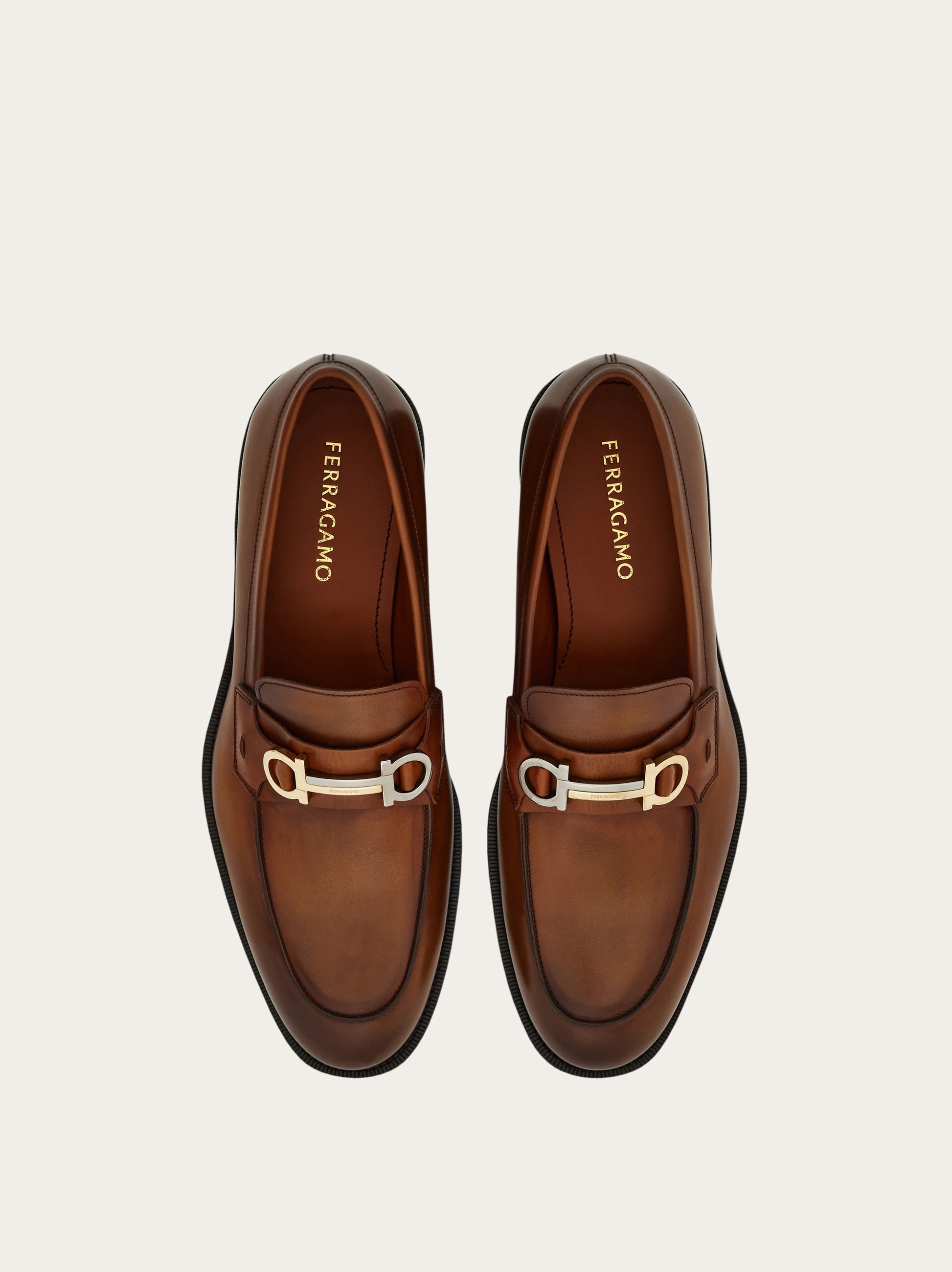 靴 Salvatore Ferragamo GARDAT 8 25cm 26cm Moccasin with Gancini ornament - Men | Ferragamo