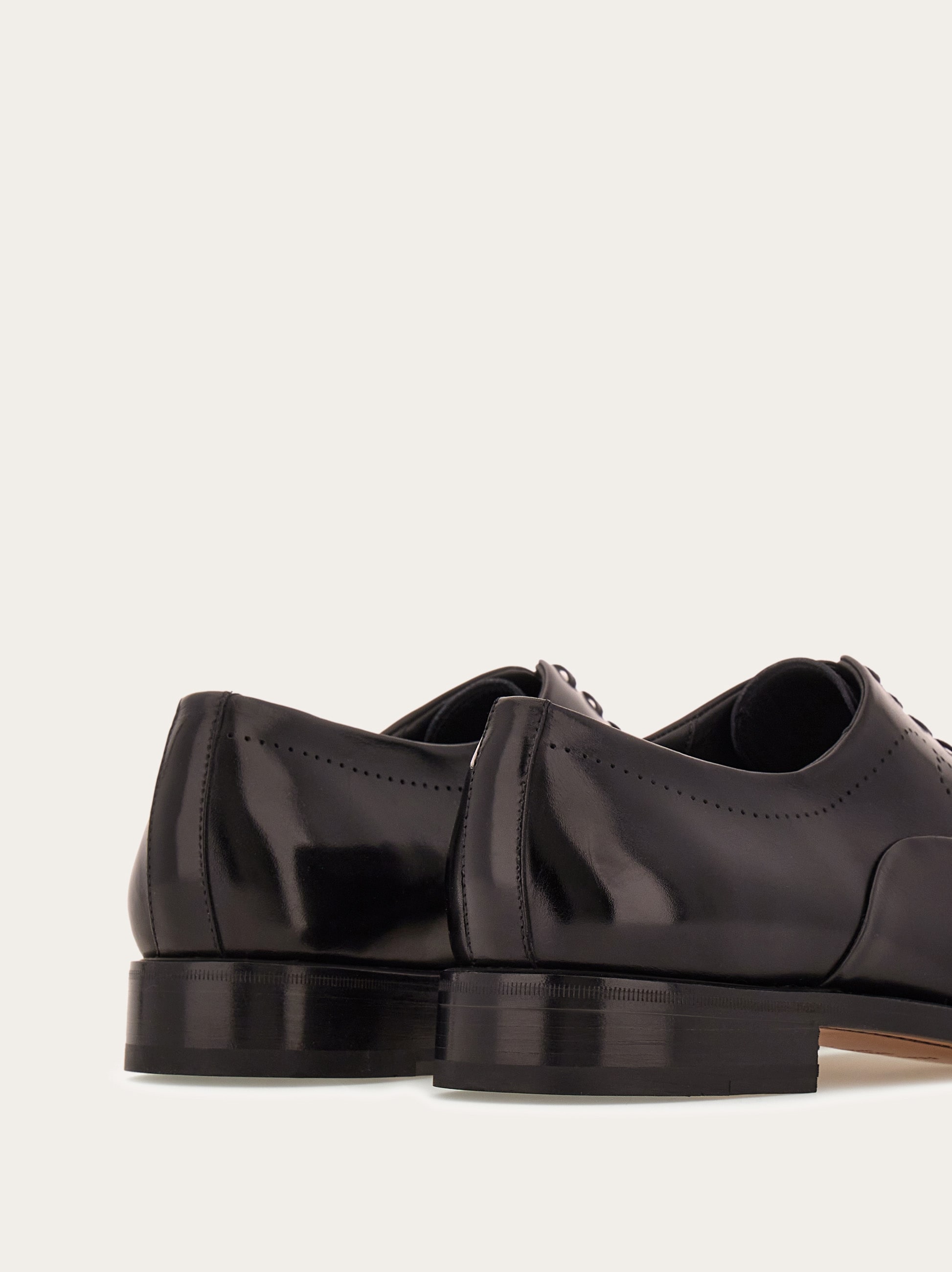 Tramezza Oxford with toe cap - Men | Ferragamo