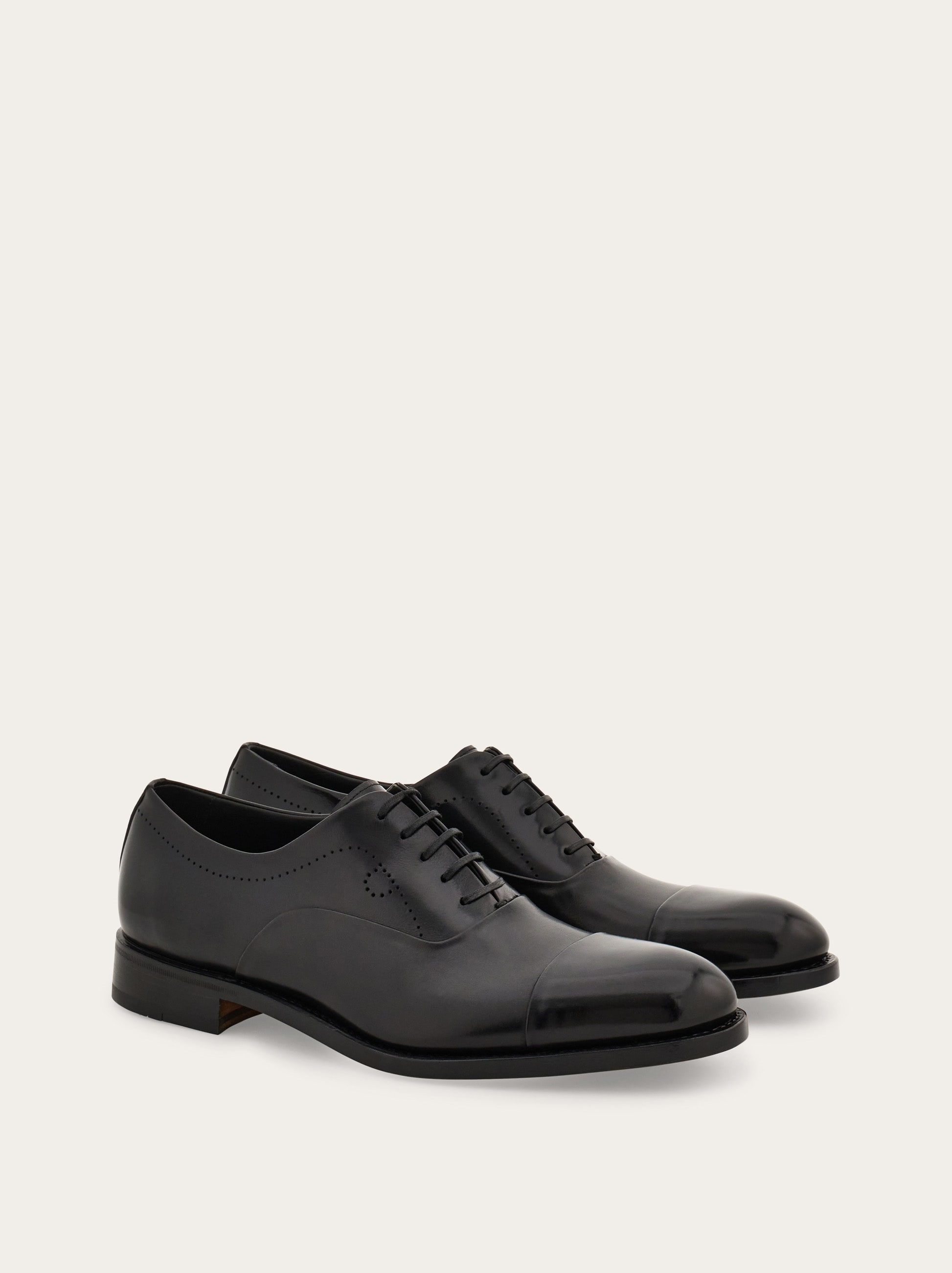 Tramezza Oxford with toe cap - Men | Ferragamo