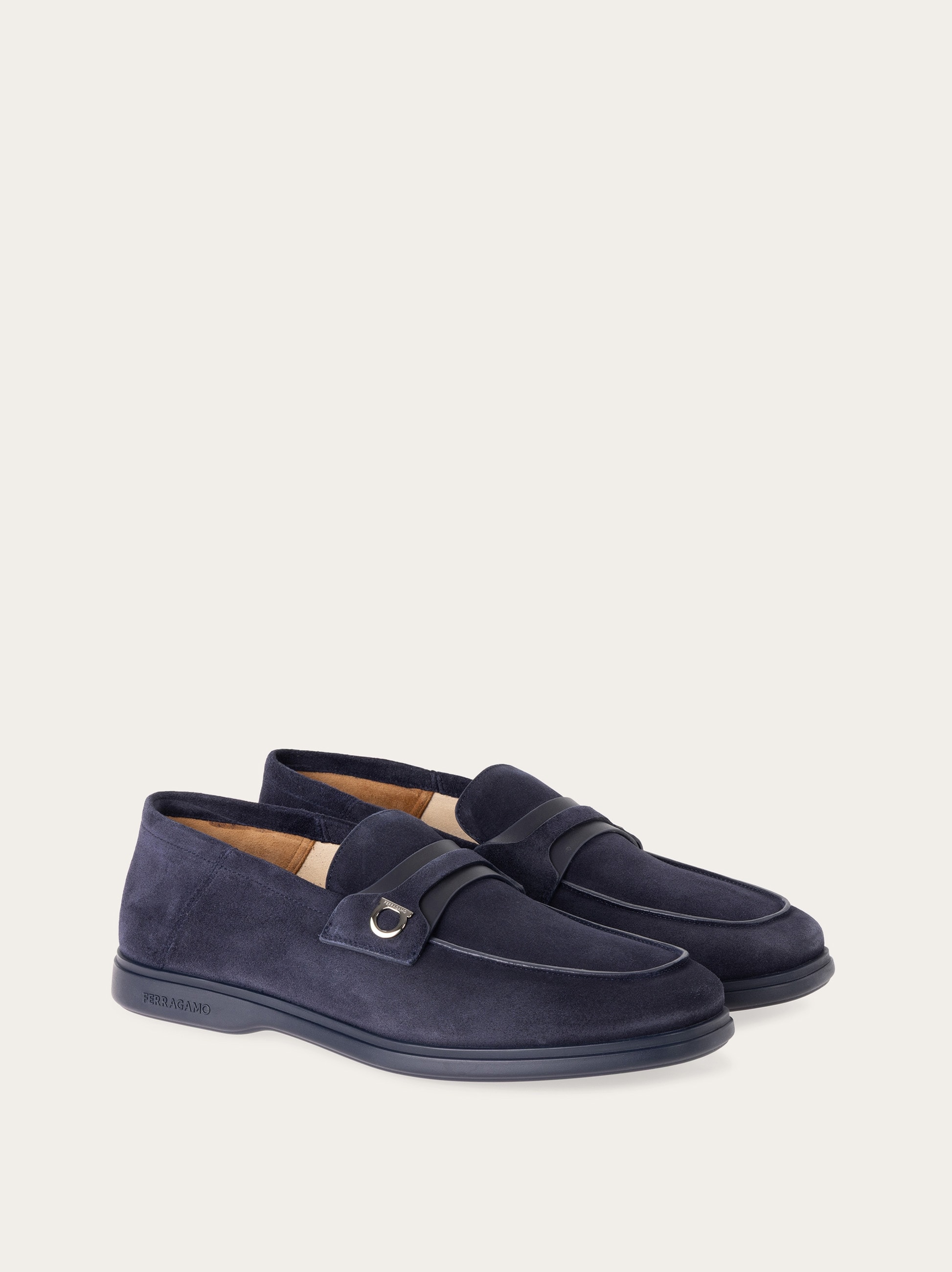 【関税込み】Ferragamo ネイビー Gancini Ornament ローファー Hybrid driver with Gancini ornament - Men | Ferragamo
