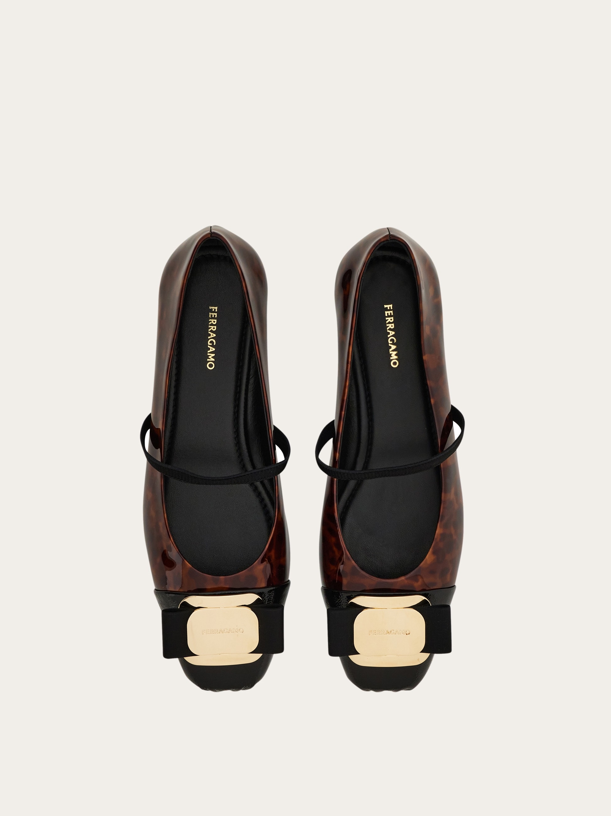 New Vara plate bicolor ballet flat - Women | Ferragamo