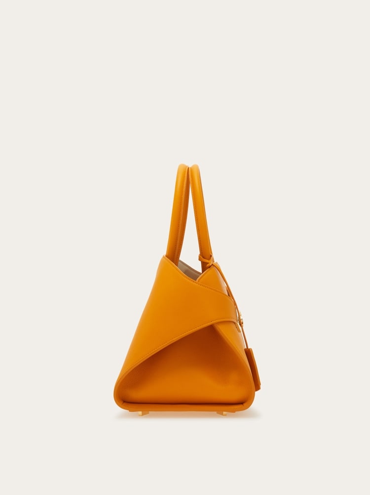 Hug Handtasche (M) Gallery image 4