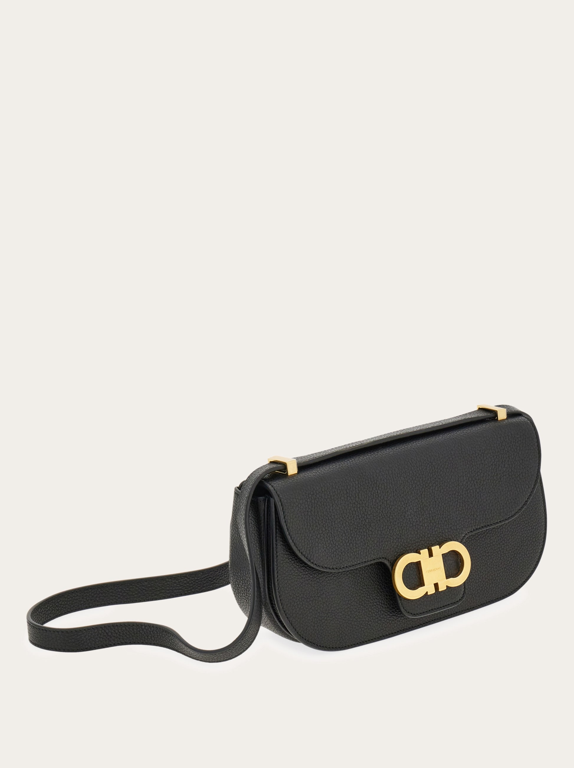 Salvatore Ferragamo ボディバック ガンチーニ ベルトバック