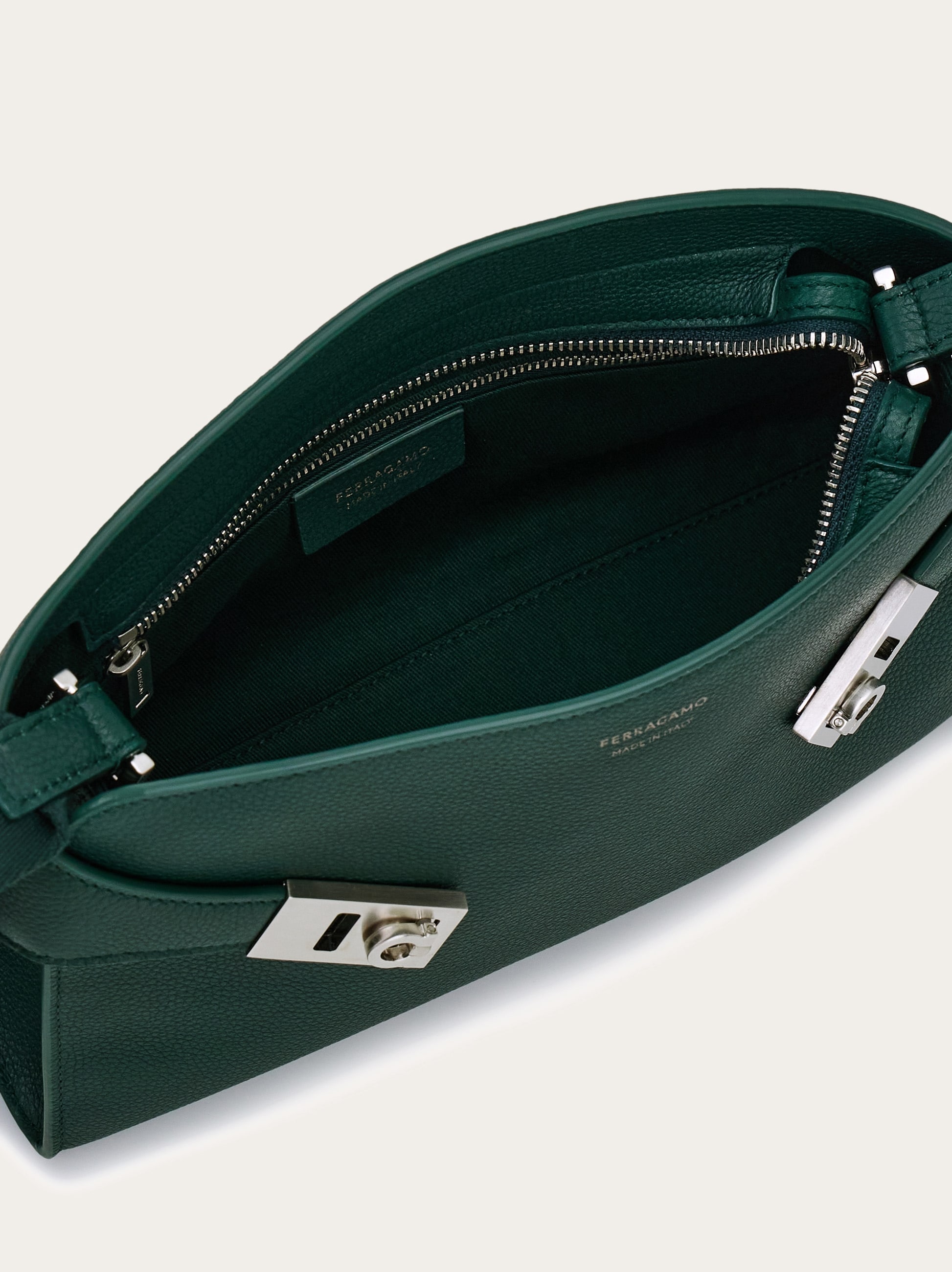 Hug messenger bag - Men | Ferragamo
