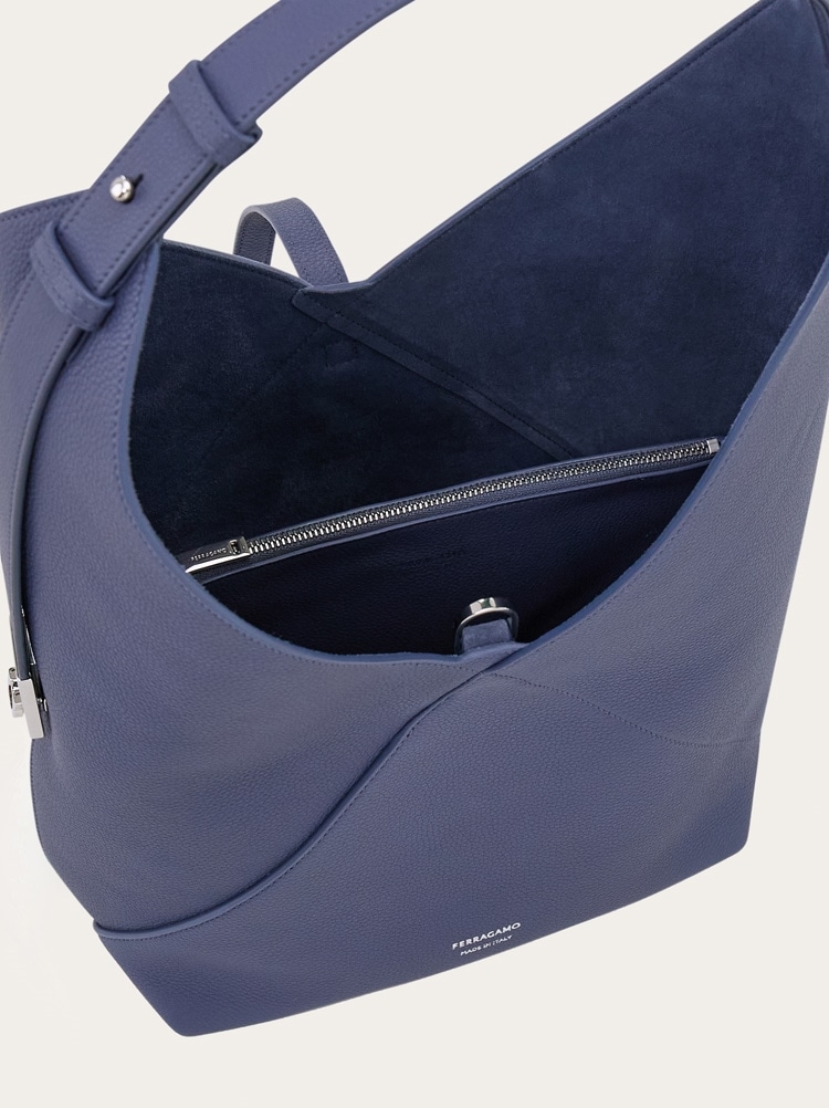 V-shaped hobo bag (M) Gallery image 6