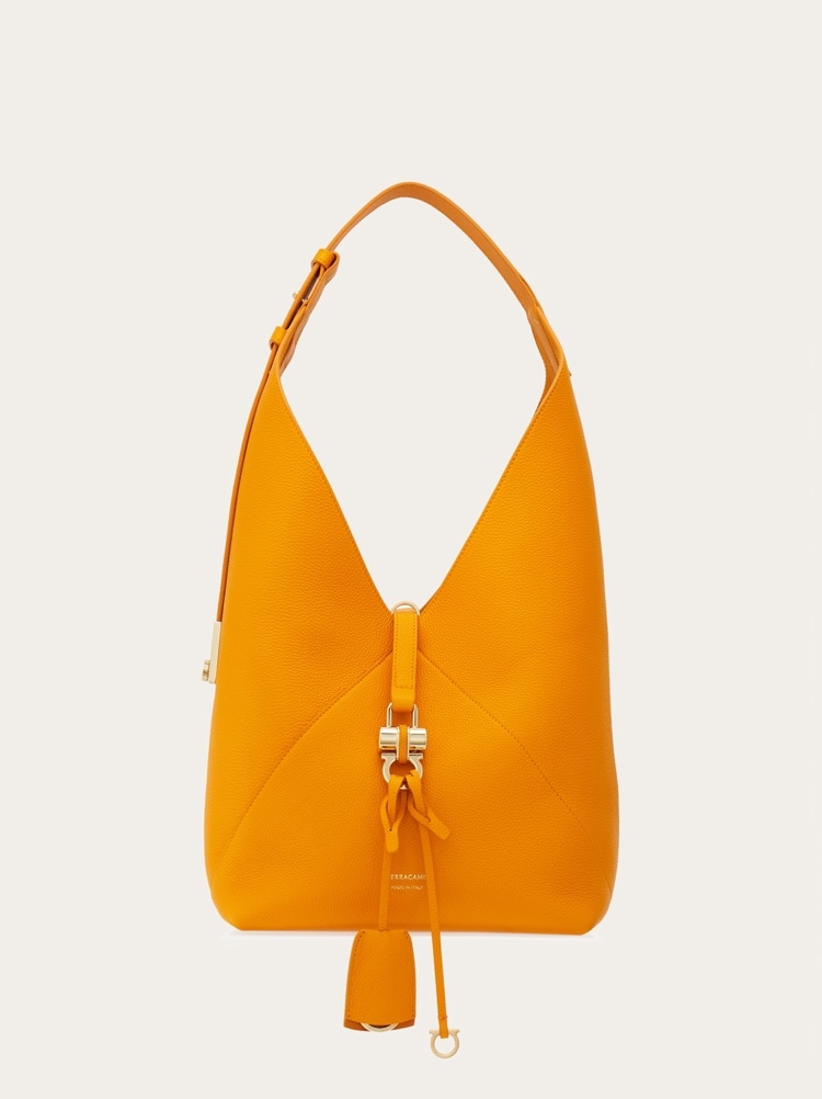 V-shaped hobo bag (M) Gallery image 1