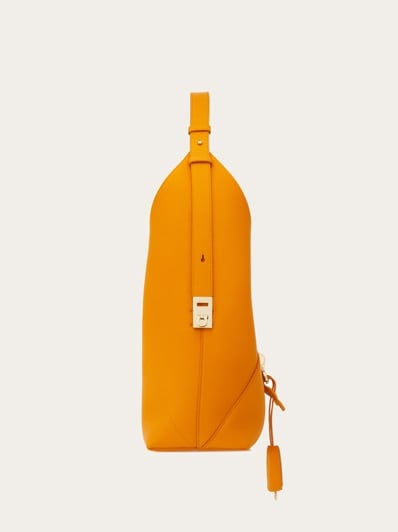 【FERRAGAMO】ホーボーバッグ(M) ホーボーバッグ(M) - ウィメンズ | Ferragamo
