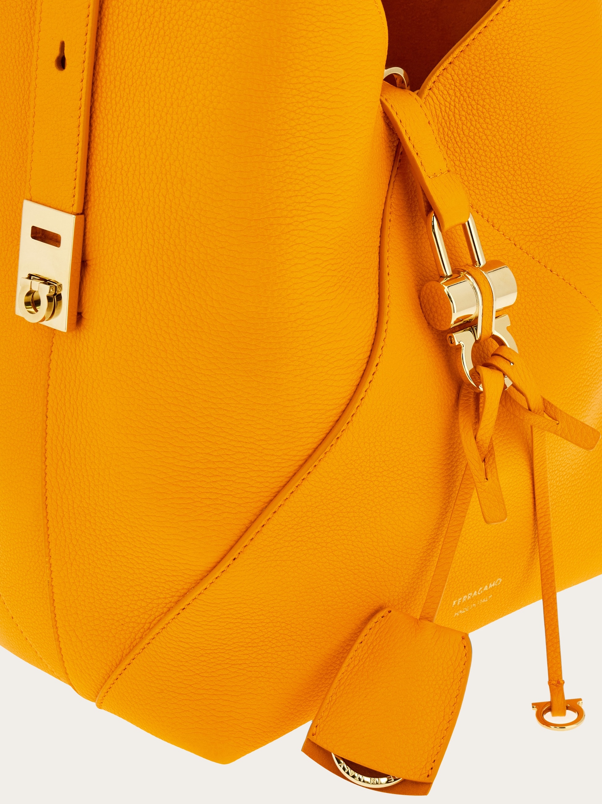 フェラガモ ヴァラ 美品、ダークブラウン、箱・シューズ袋付 Salvatore Ferragamo フェラガモ ヴァラ リボン 24㎝ ダーク