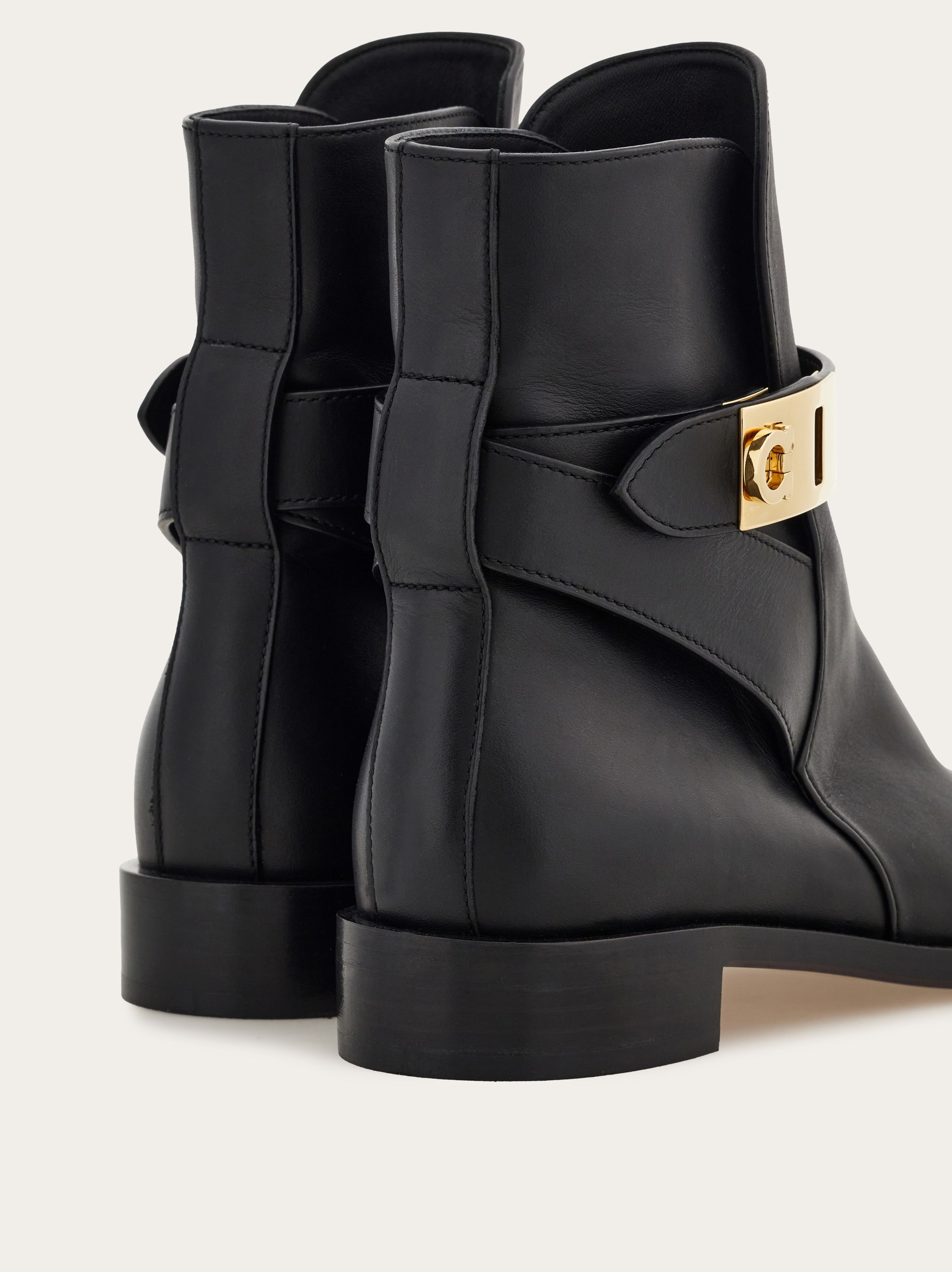 Hug buckle ankle boot - Women | Ferragamo