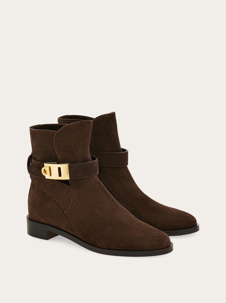 Hug buckle ankle boot Gallery image 2