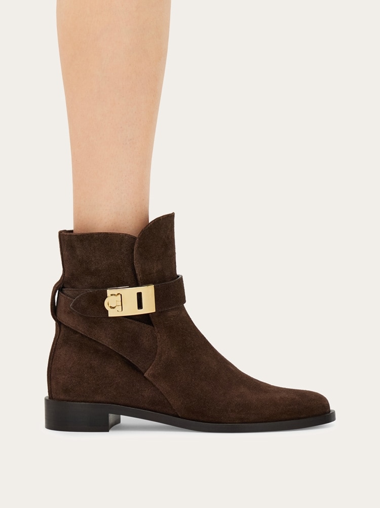 Hug buckle ankle boot Gallery image 4