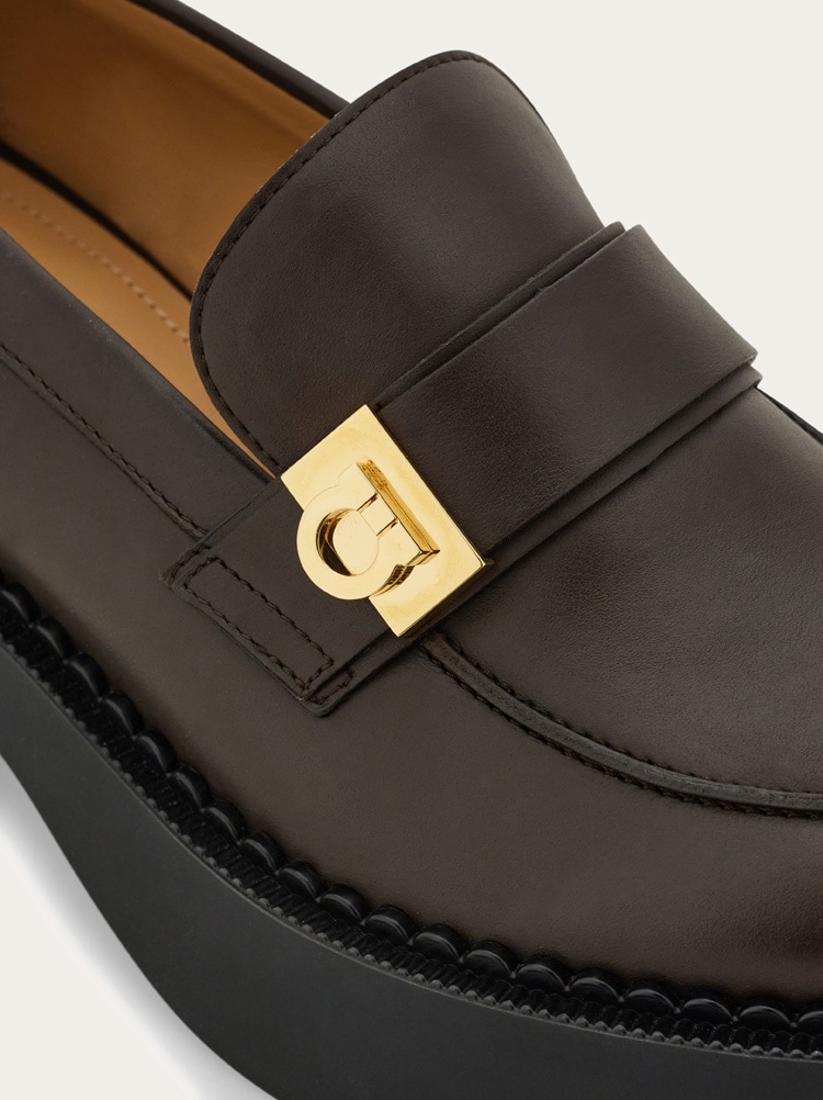Hug buckle chunky loafer Gallery image 6