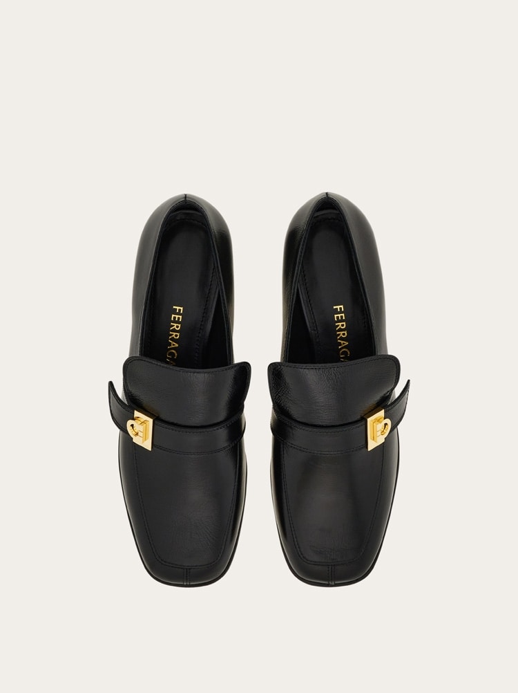 Hug バックル ローファー - ウィメンズ | Ferragamo