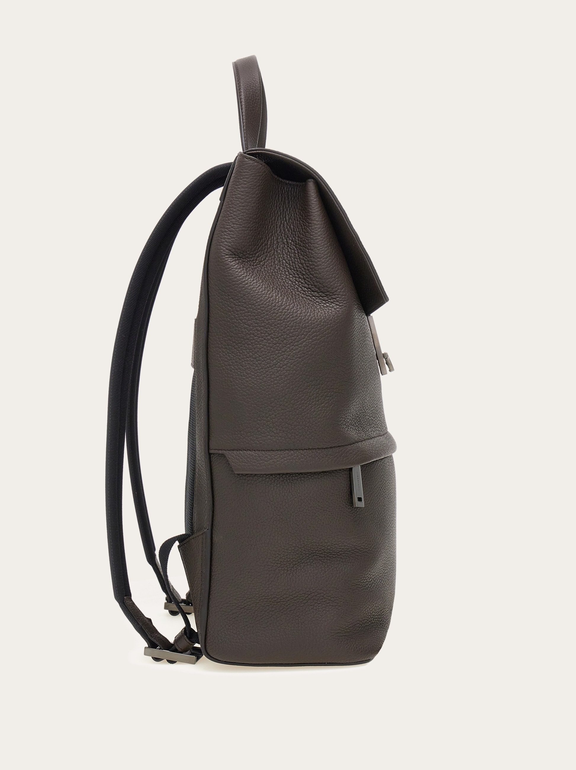 フェラガモ　リュック　ガンチーニ　巾着　バックパック　レザー　黒　216699 ガンチーニ バックパック - メンズ | Ferragamo