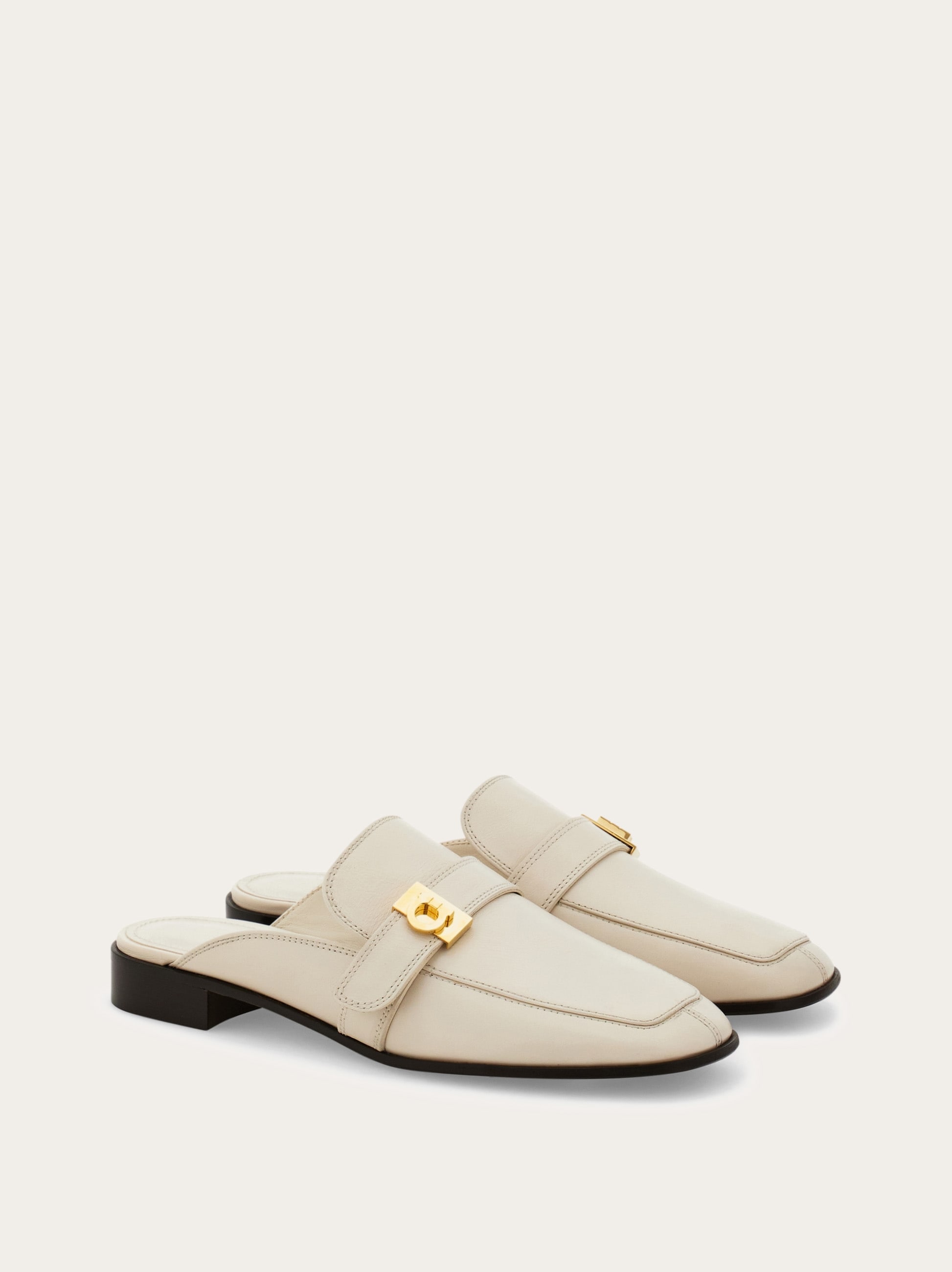 Hug buckle mule - Women | Ferragamo