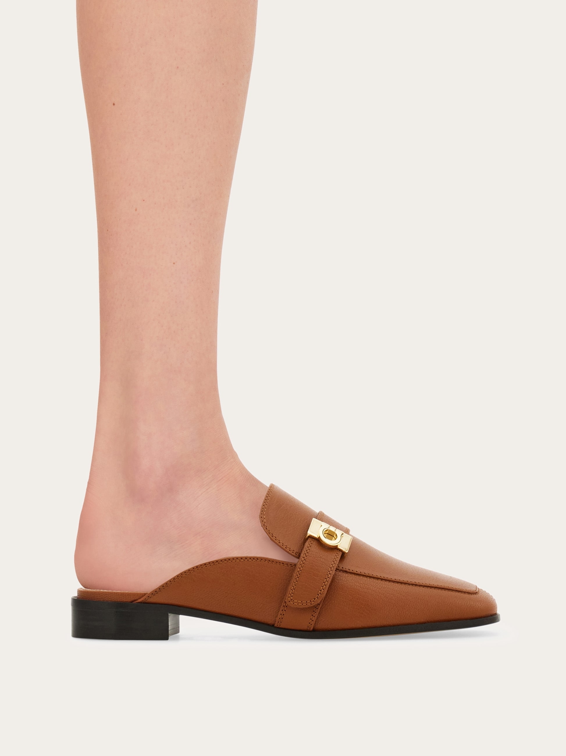 Hug buckle mule - Women | Ferragamo