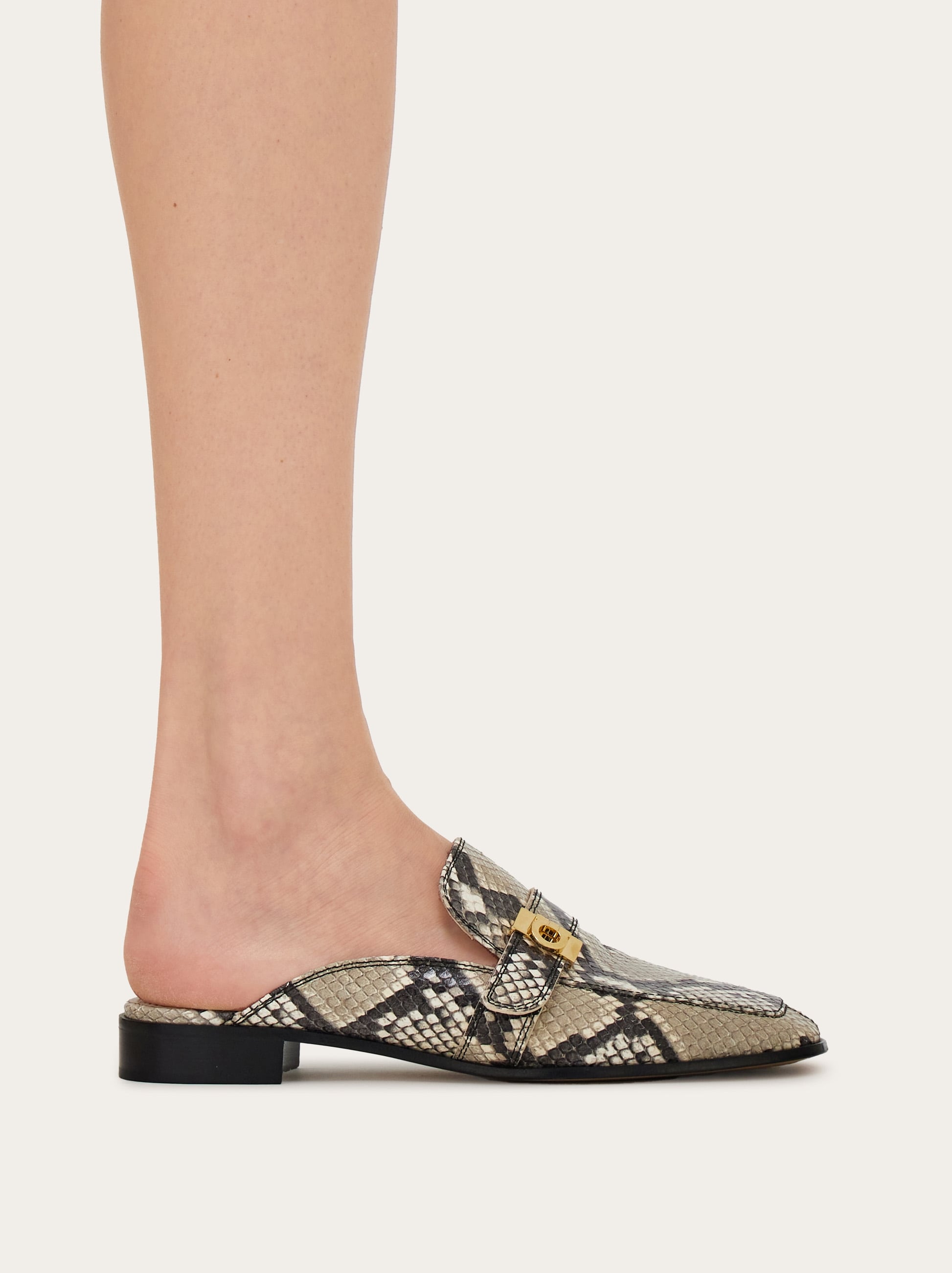 Hug buckle mule - Women | Ferragamo