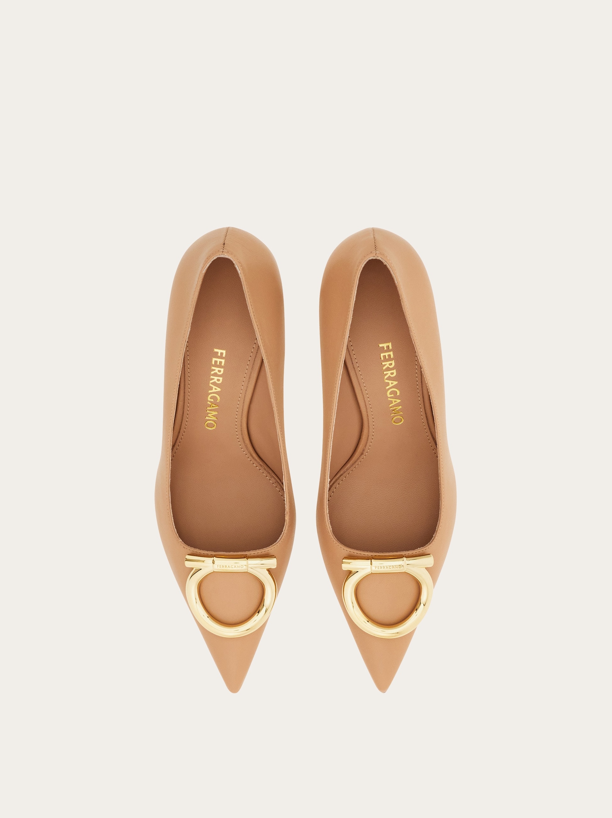 【関税&送料込】Ferragamo Pumps With Gancini Detail Dark Bar Maxi Gancini pump - Women | Ferragamo