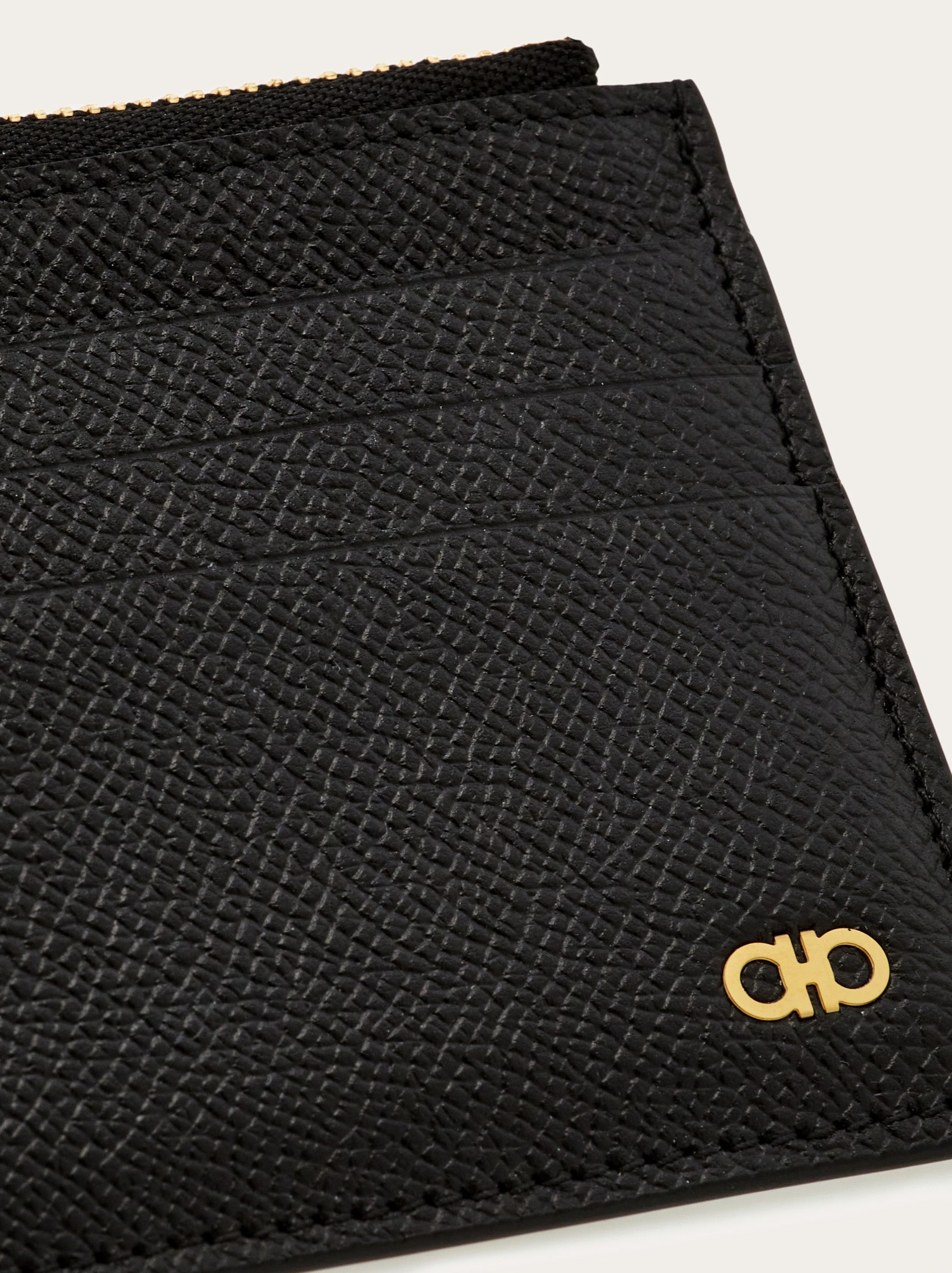 直営店☆Ferragamo☆ GANCINI スリム カードケース Gancini credit card holder - Women | Ferragamo