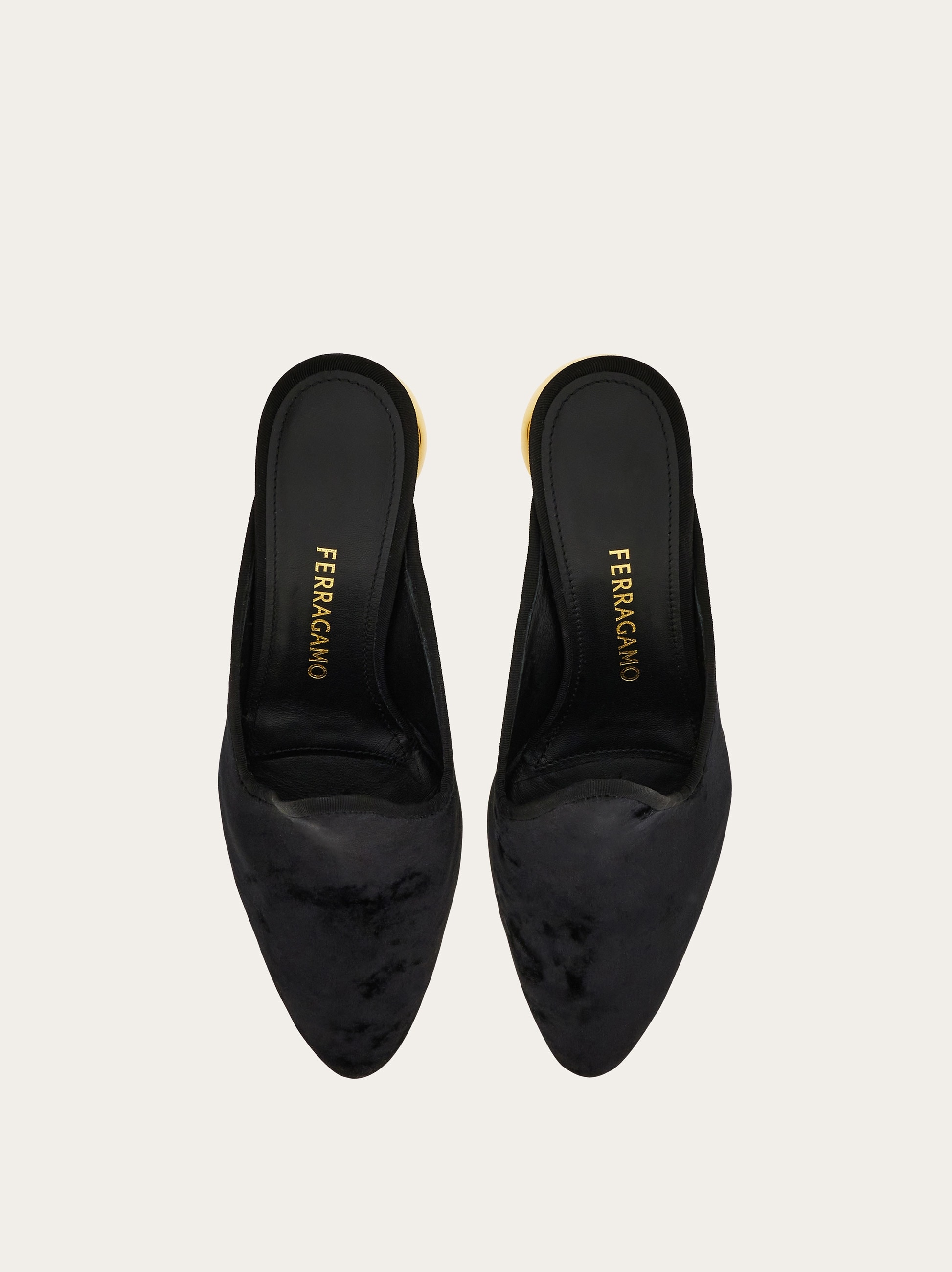 【送料&関税込】Ferragamo Back Leather Slide Mules Ferragamo Gancini Mules | italist