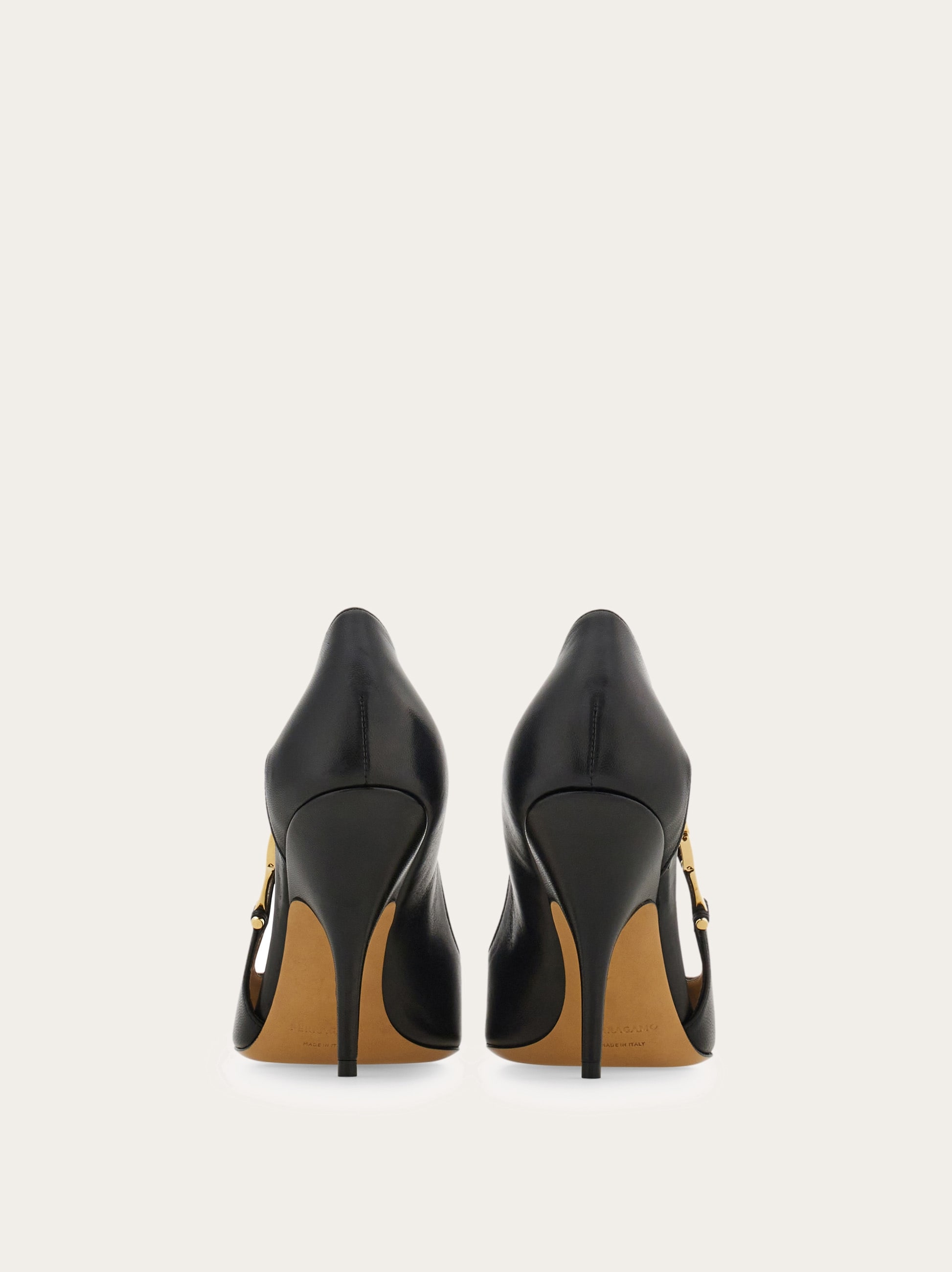 【送料&関税込】Ferragamo Leather Pumps With Logo Vintage Salvatore Ferragamo Gancini Heels Black Leather