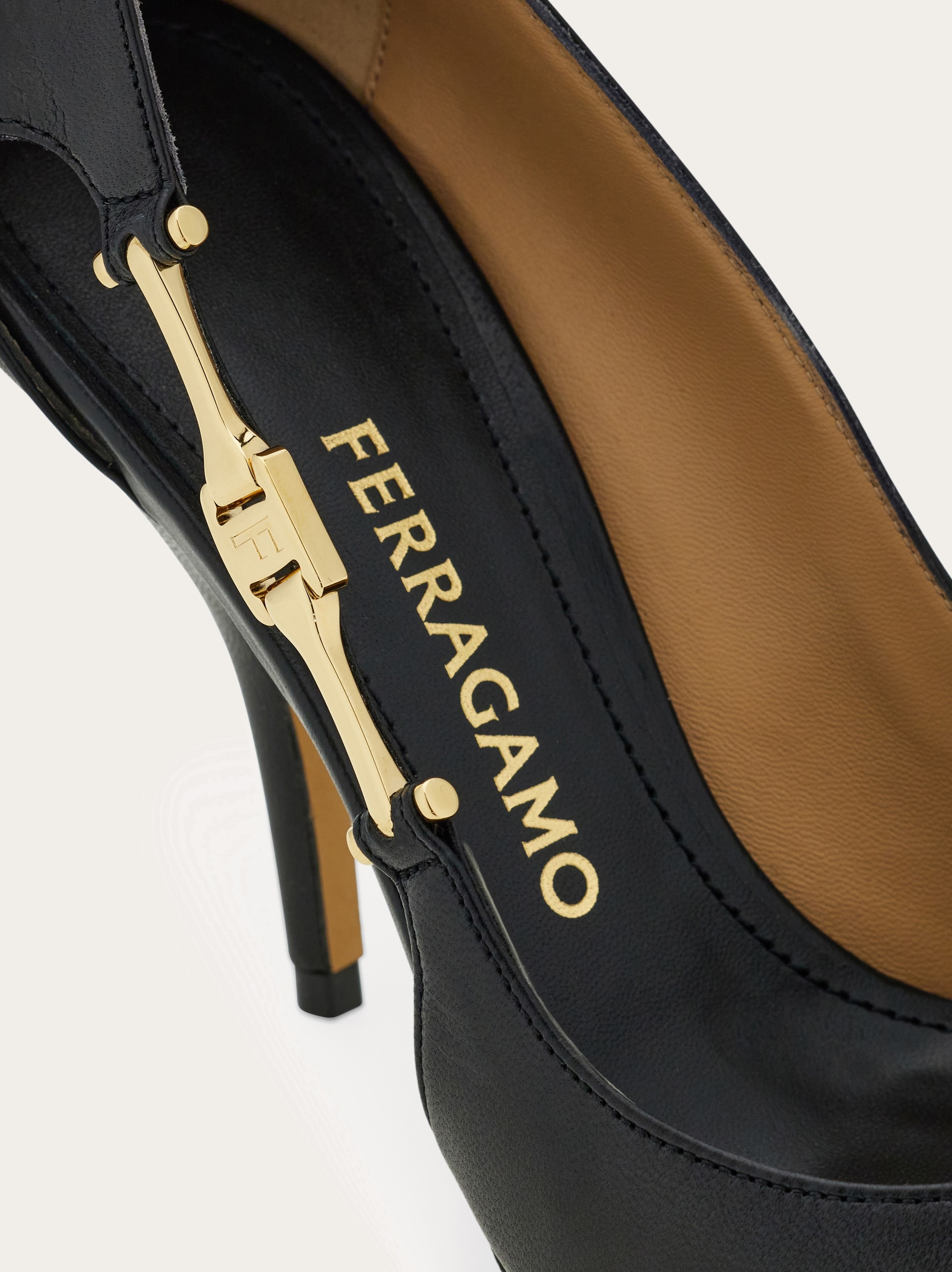 パンプス Ferragamo Leather Pumps With Logo Salvatore Ferragamo Leather Pumps With Logo | ShopSimon