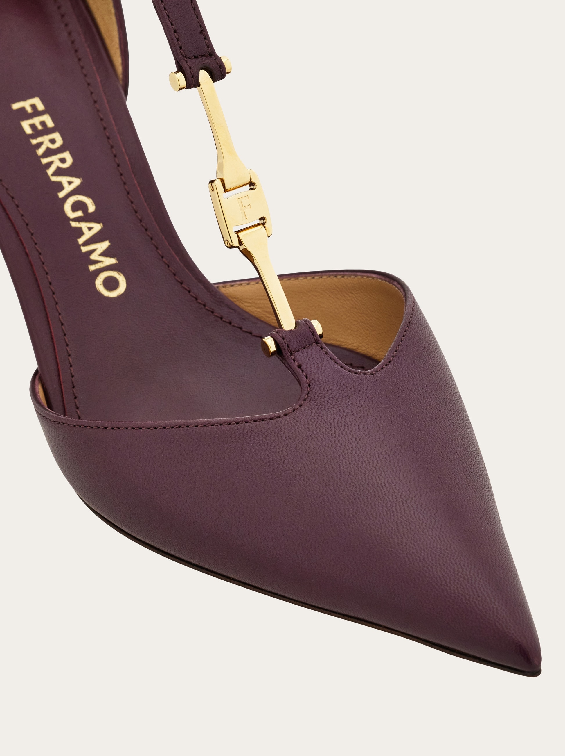 パンプス FERRAGAMO TRACI 40\nT-Strap Pump\nHEEL\n4.0\nLOW (2 - <5 Cm) F buckle T-strap pump - Women | Ferragamo