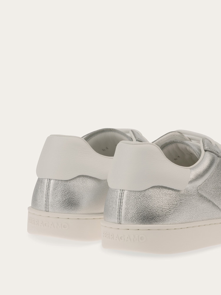 Low-top sneaker Gallery image 4