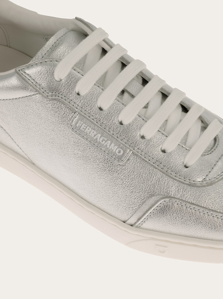 Low-top sneaker Gallery image 6