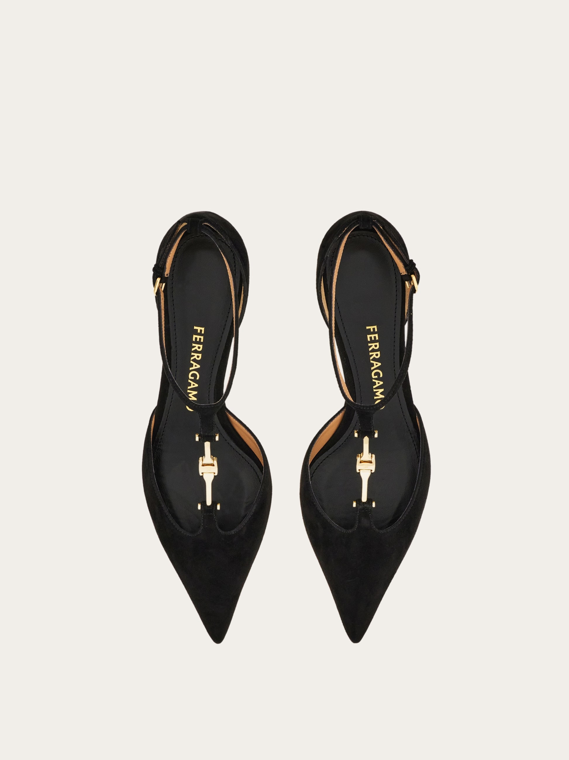 パンプス FERRAGAMO TRACI 40\nT-Strap Pump\nHEEL\n4.0\nLOW (2 - <5 Cm) Ferragamo Traci 40 T-strap Pump Heel 4.0 Low (2 - <5 Cm