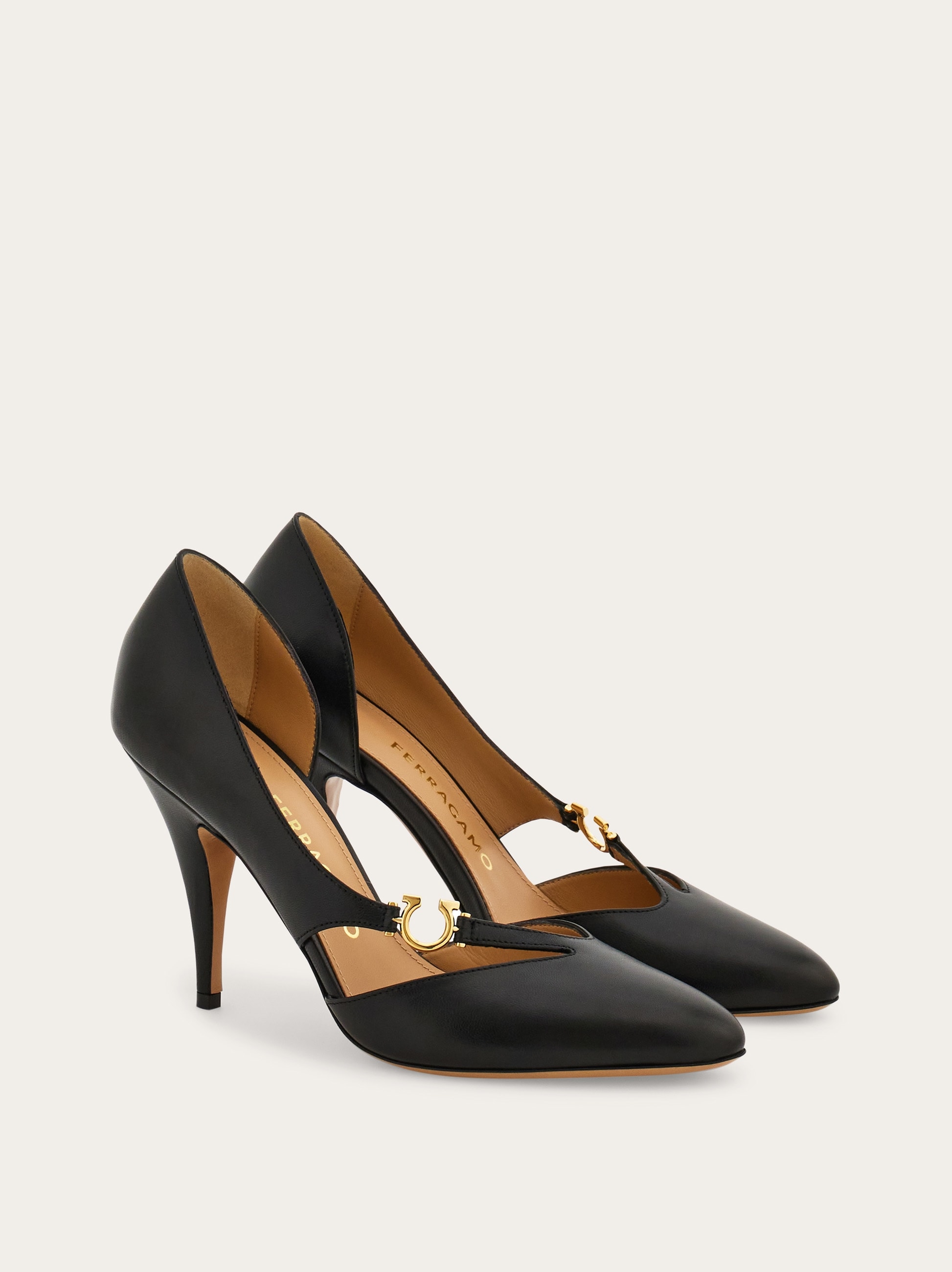 パンプス Ferragamo Decollete With Gancini Detail Salvatore Ferragamo Ferragamo Women's Décolleté With Gancini
