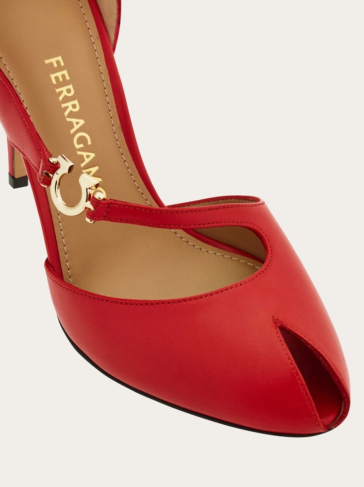 Peep toe con detalle Gancini Gallery image 6