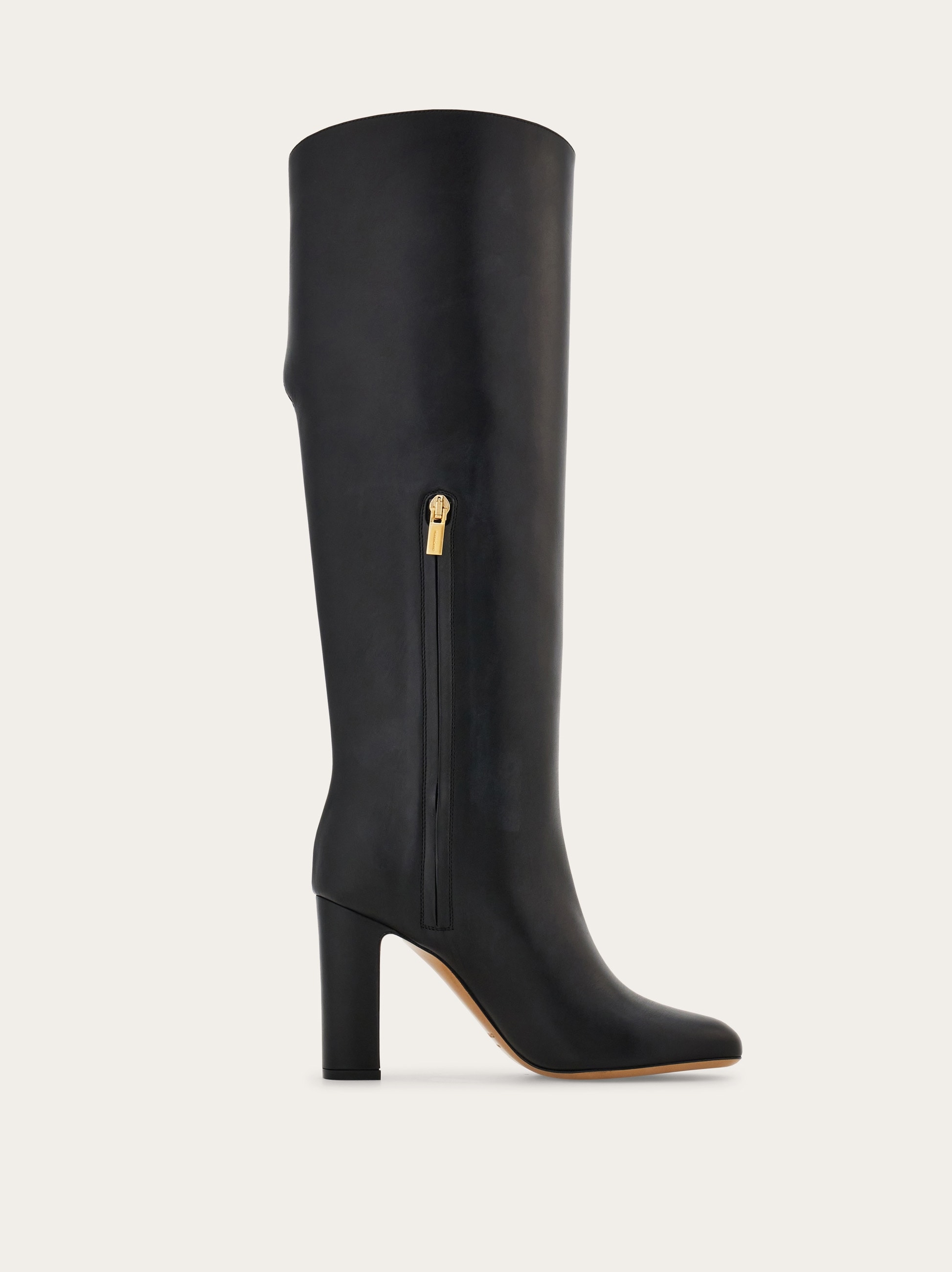Salvatore Ferragamo バーガンディ ロングブーツ Knee high boot with Hug buckle detail - Women | Ferragamo